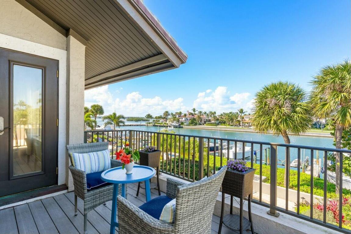 SAILFISH POINT - Residential