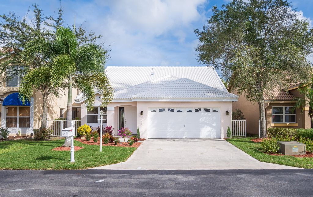 Photo of 21390 Millbrook Court, Boca Raton, FL 33498 (MLS # B26023321)