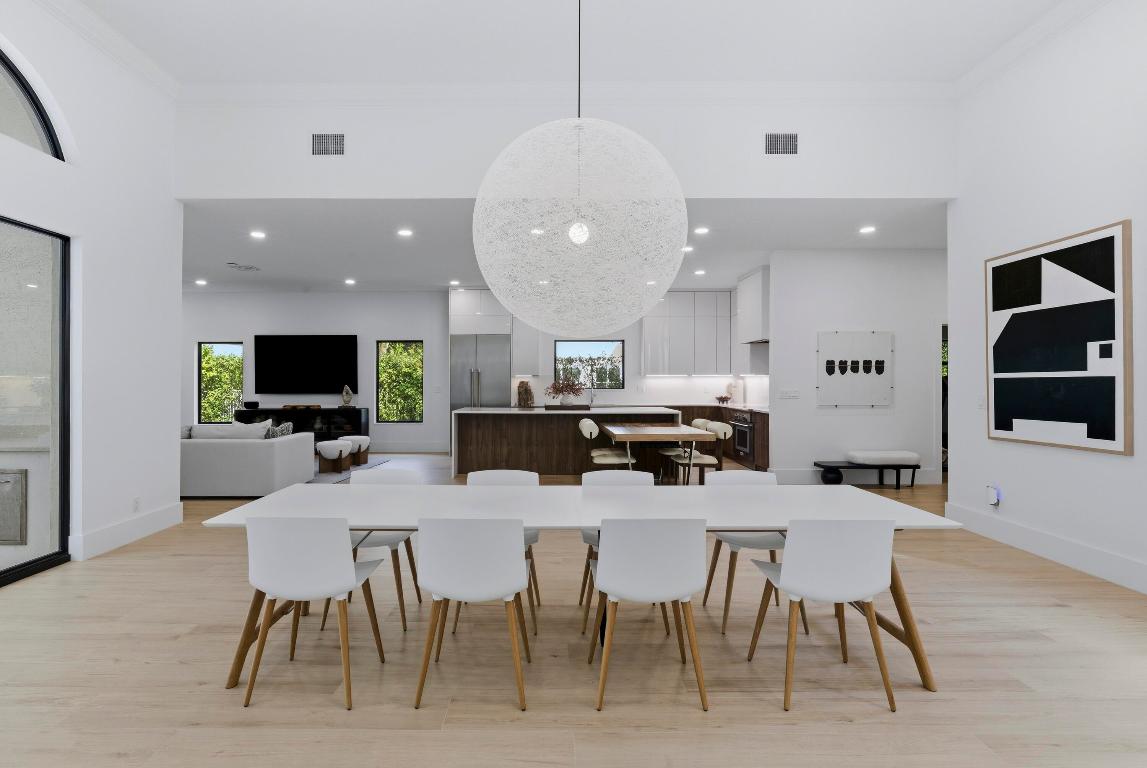 2557 Seminole Circle