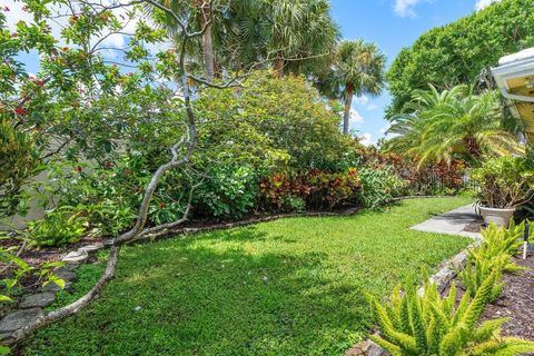 Single Family Residence in Palm Beach Gardens FL 8570 Wakefield Drive Dr 30.jpg
