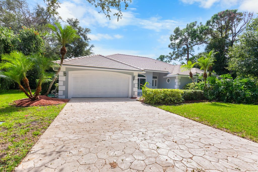 Photo of 470 SW Sanctuary Place, Port Saint Lucie, FL 34986 (MLS # R11127761)
