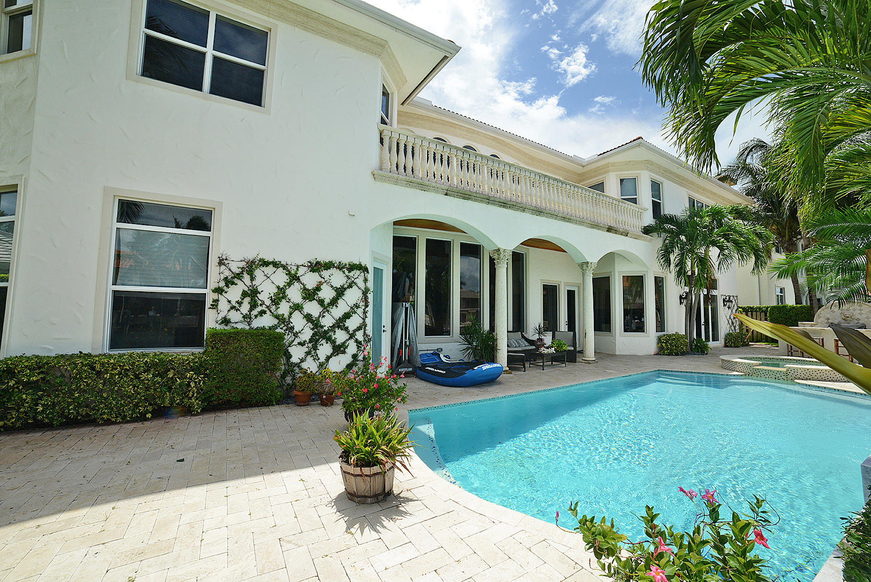 TROPIC ISLE - Residential