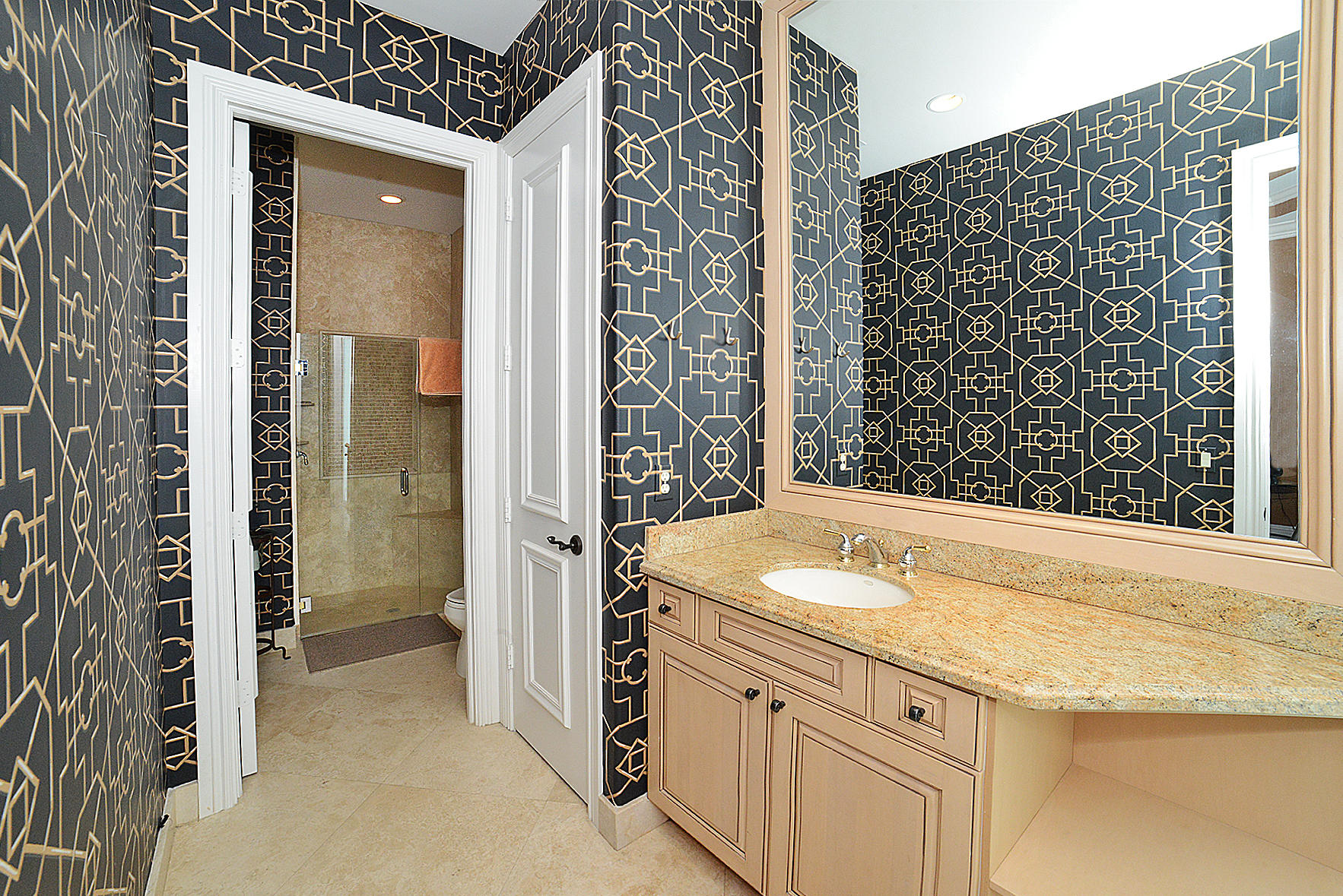 TROPIC ISLE - Residential