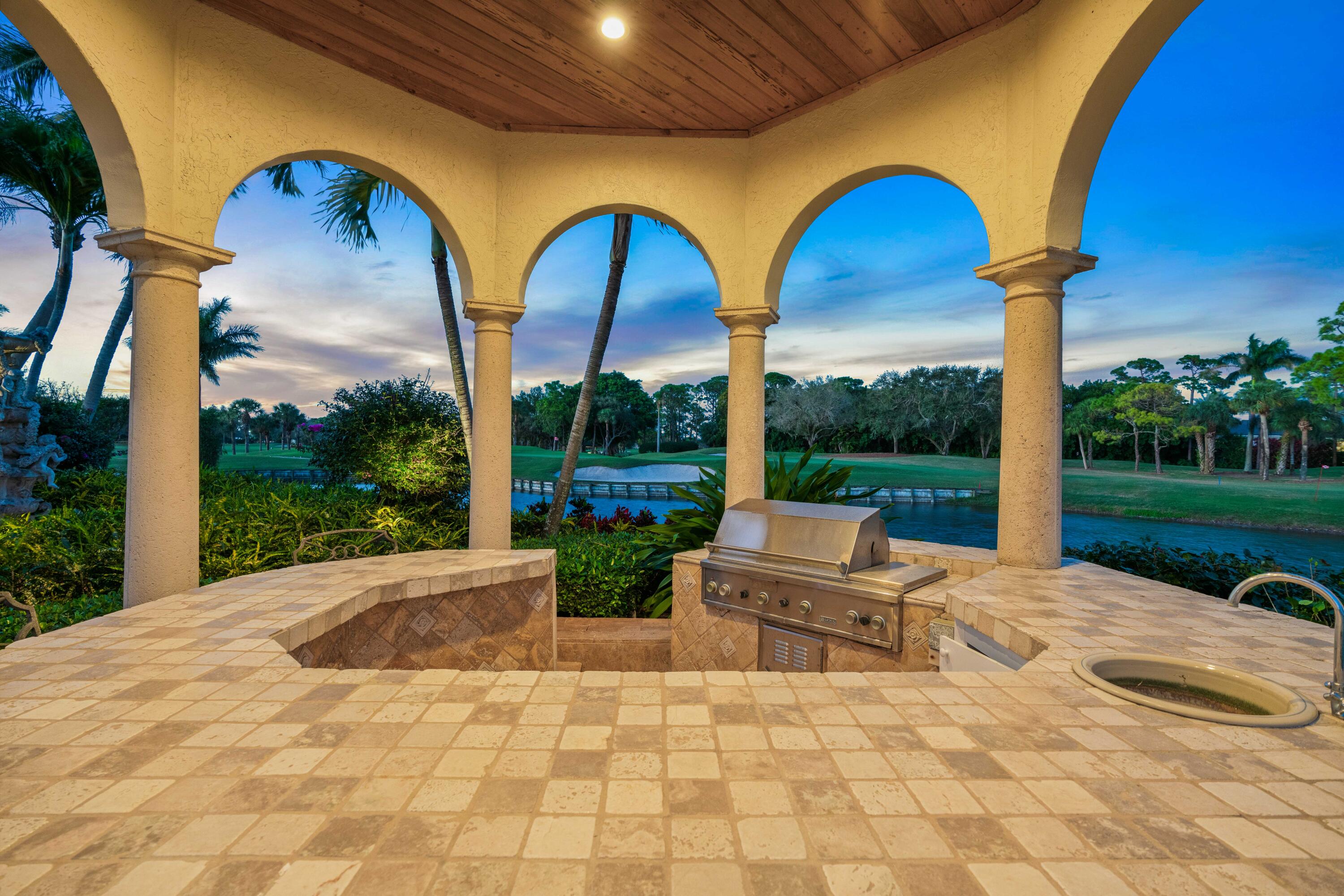 FRENCHMANS CREEK - Residential