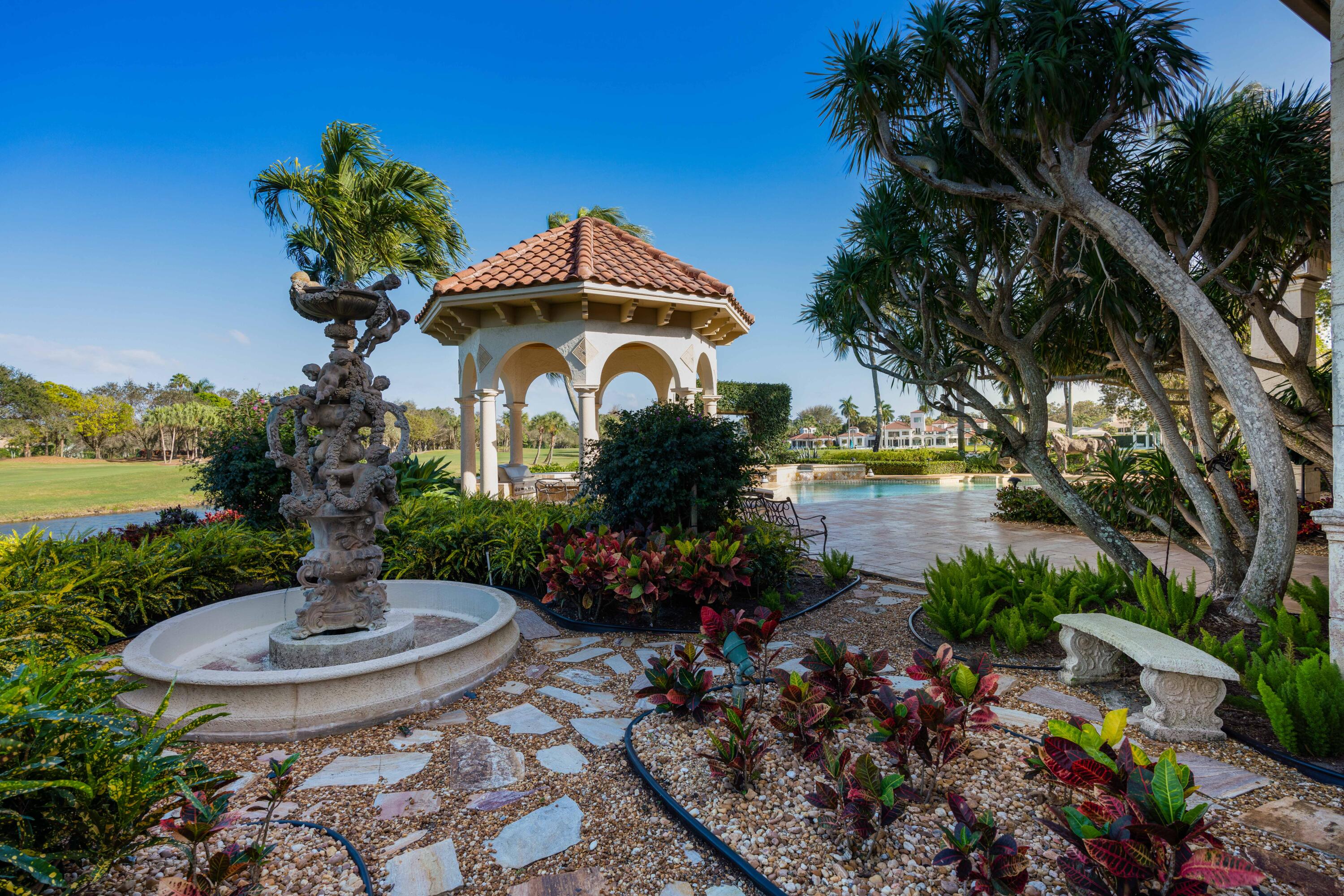 FRENCHMANS CREEK - Residential