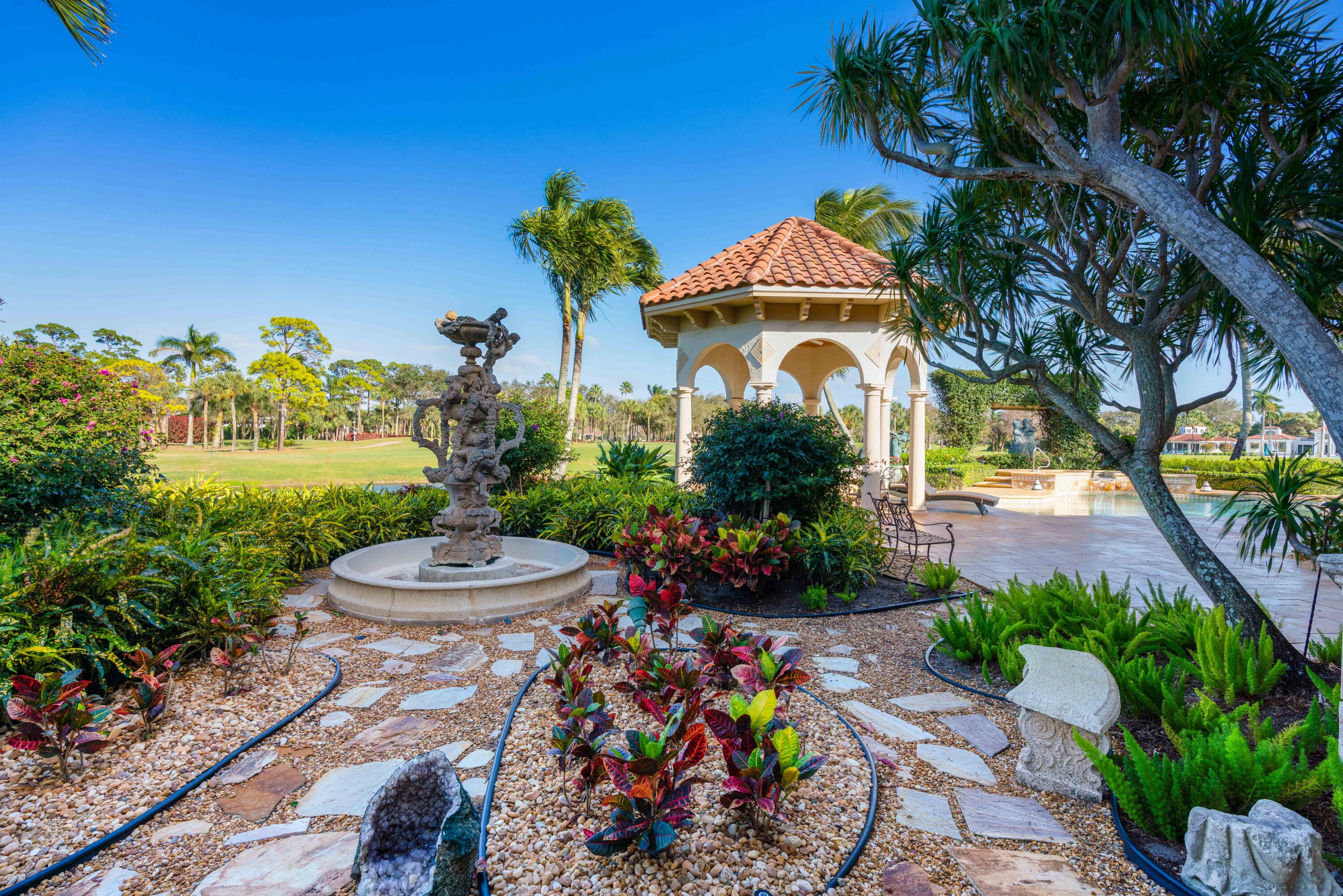 FRENCHMANS CREEK - Residential