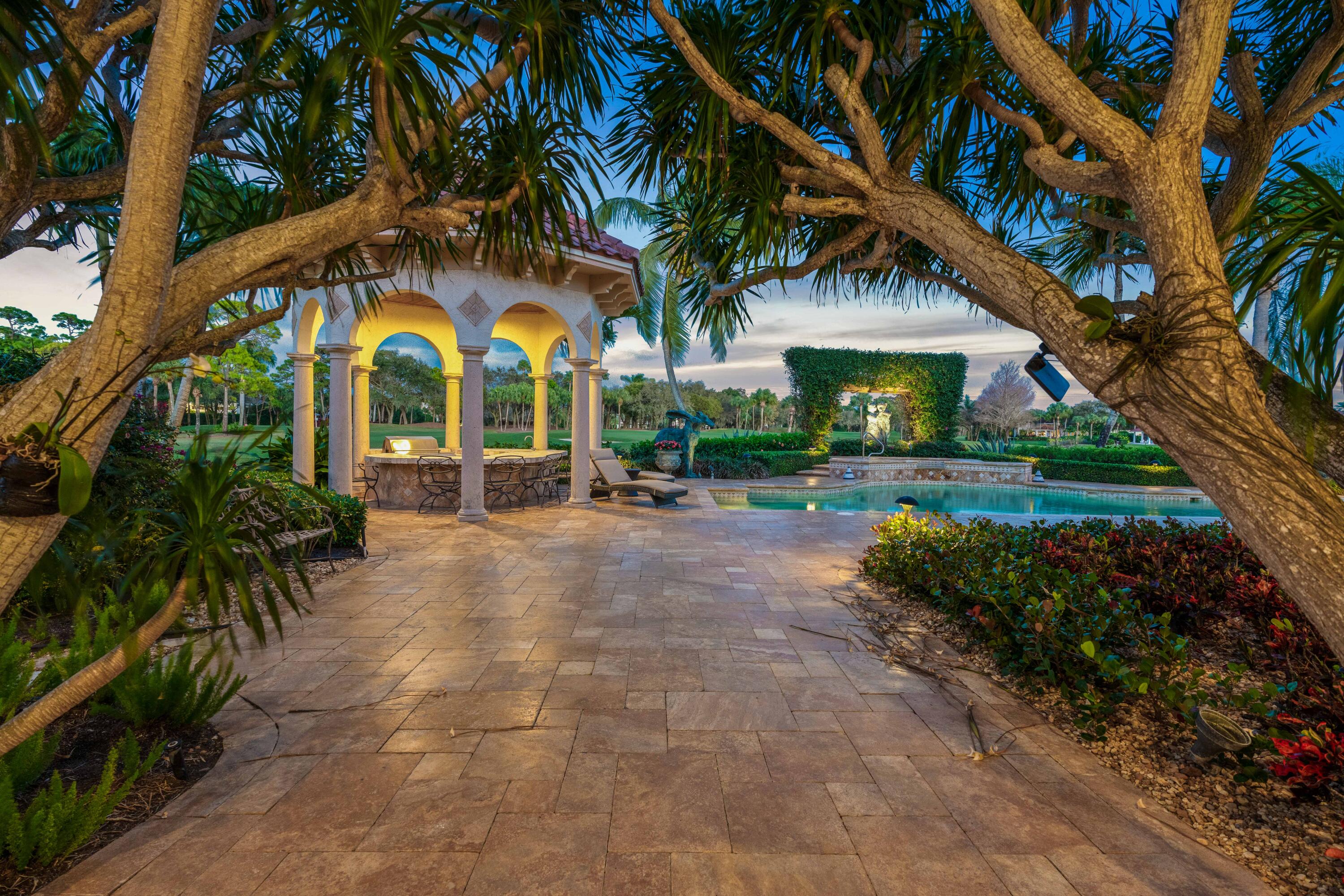 FRENCHMANS CREEK - Residential