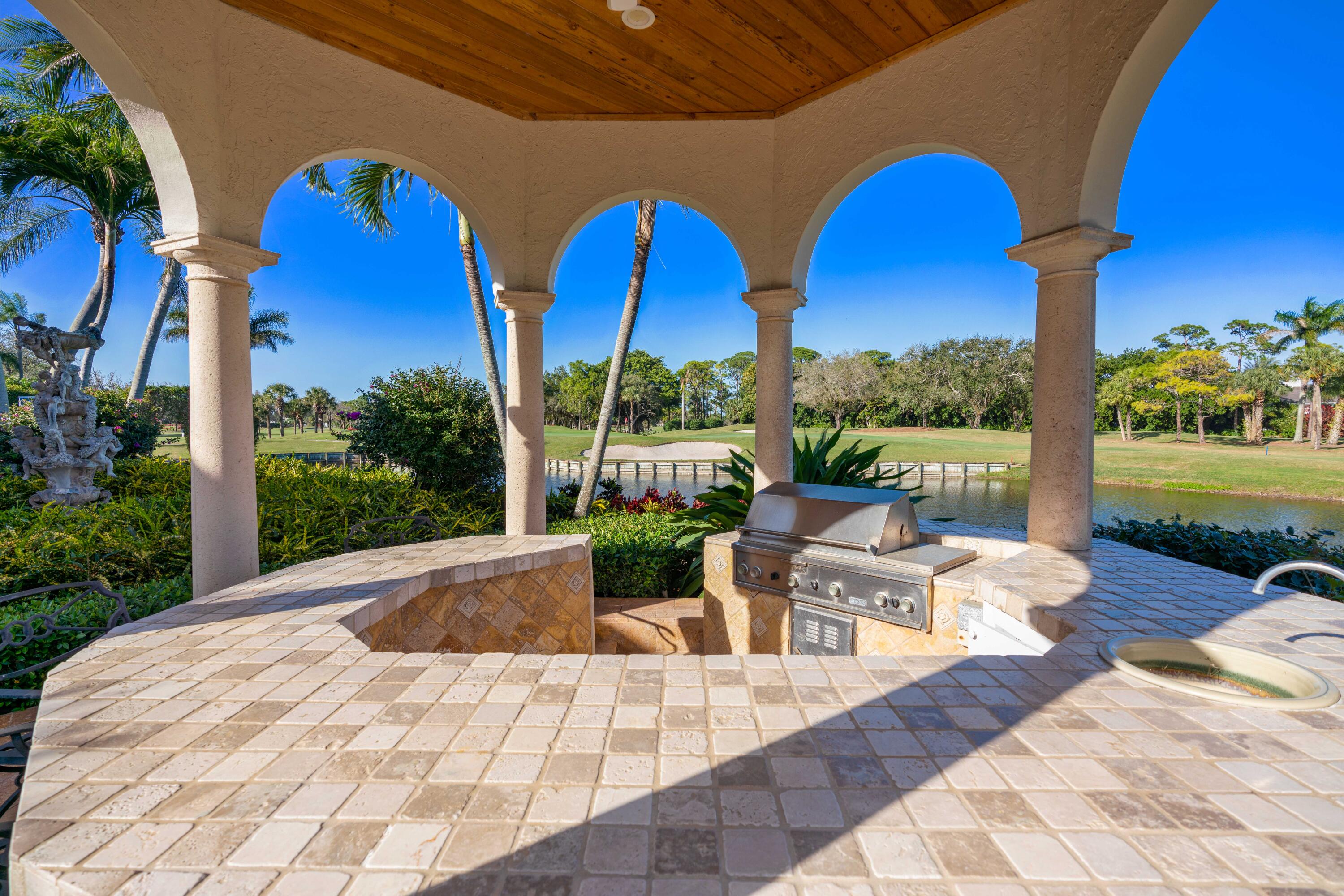 FRENCHMANS CREEK - Residential