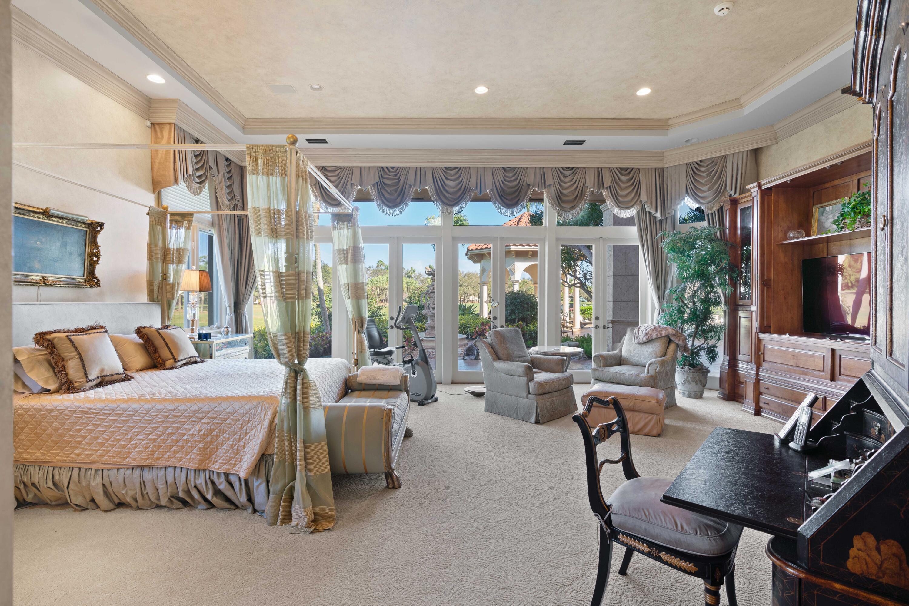 FRENCHMANS CREEK - Residential