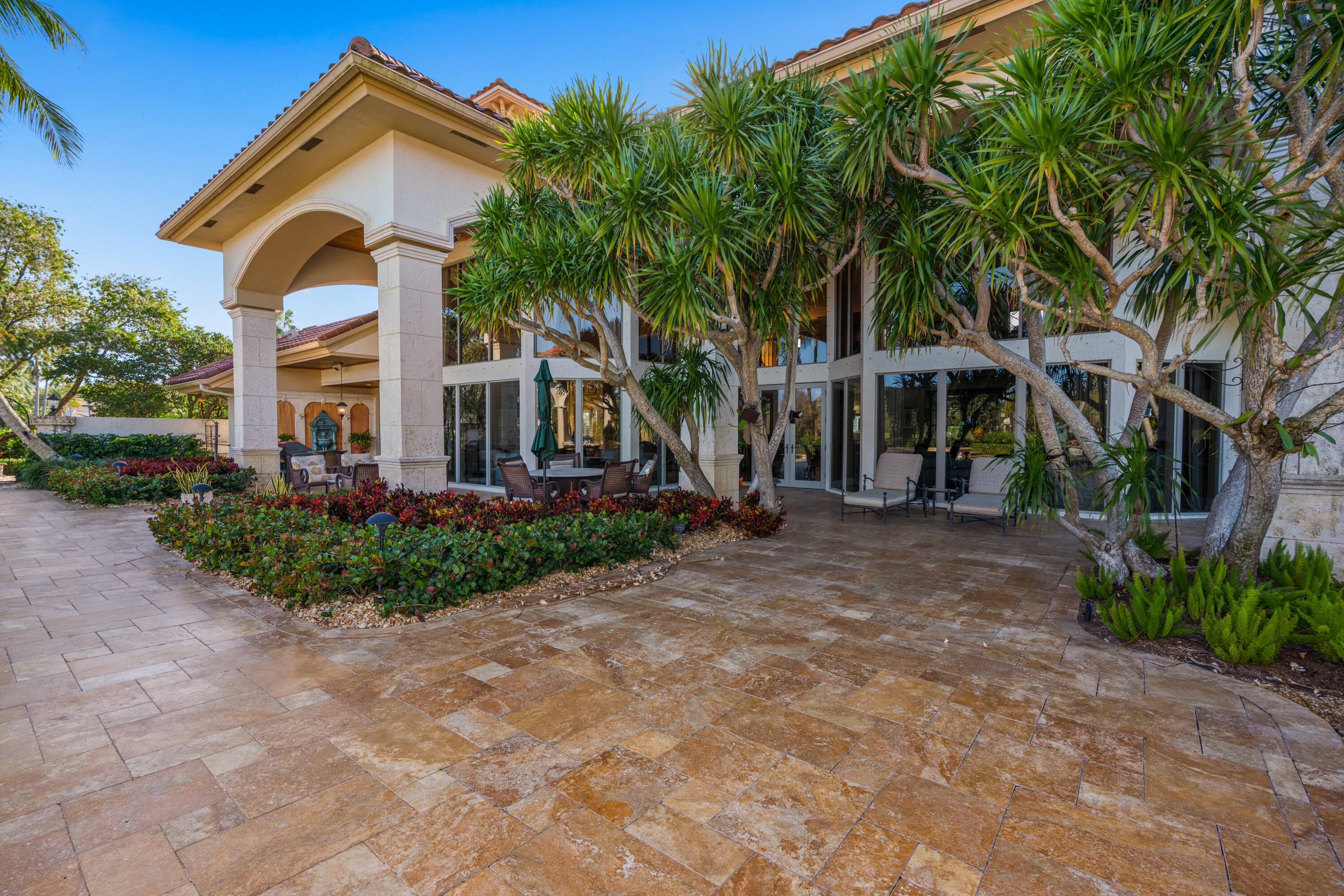 FRENCHMANS CREEK - Residential