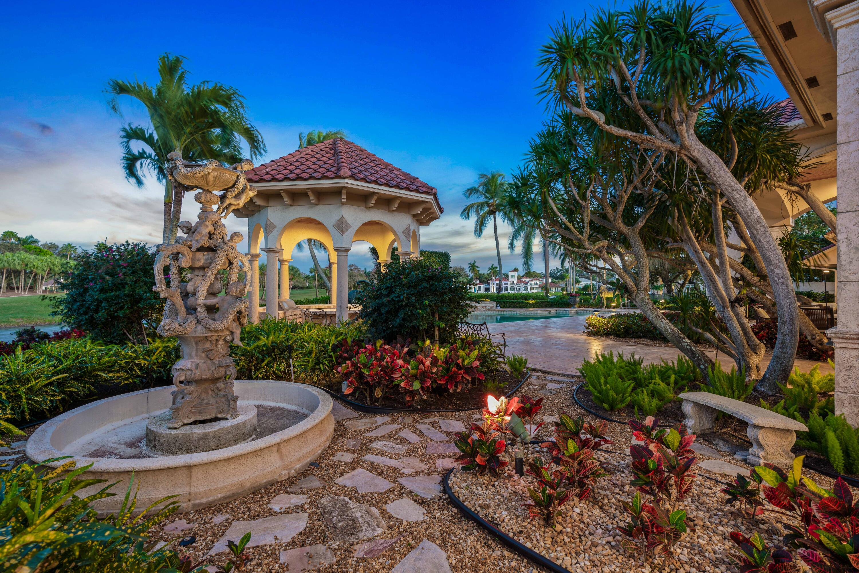 FRENCHMANS CREEK - Residential