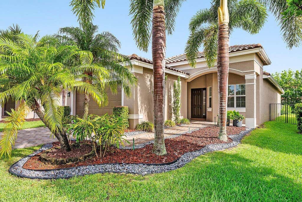 Photo of 8211 Half Dome Court, Boynton Beach, FL 33473 (MLS # R11102994)