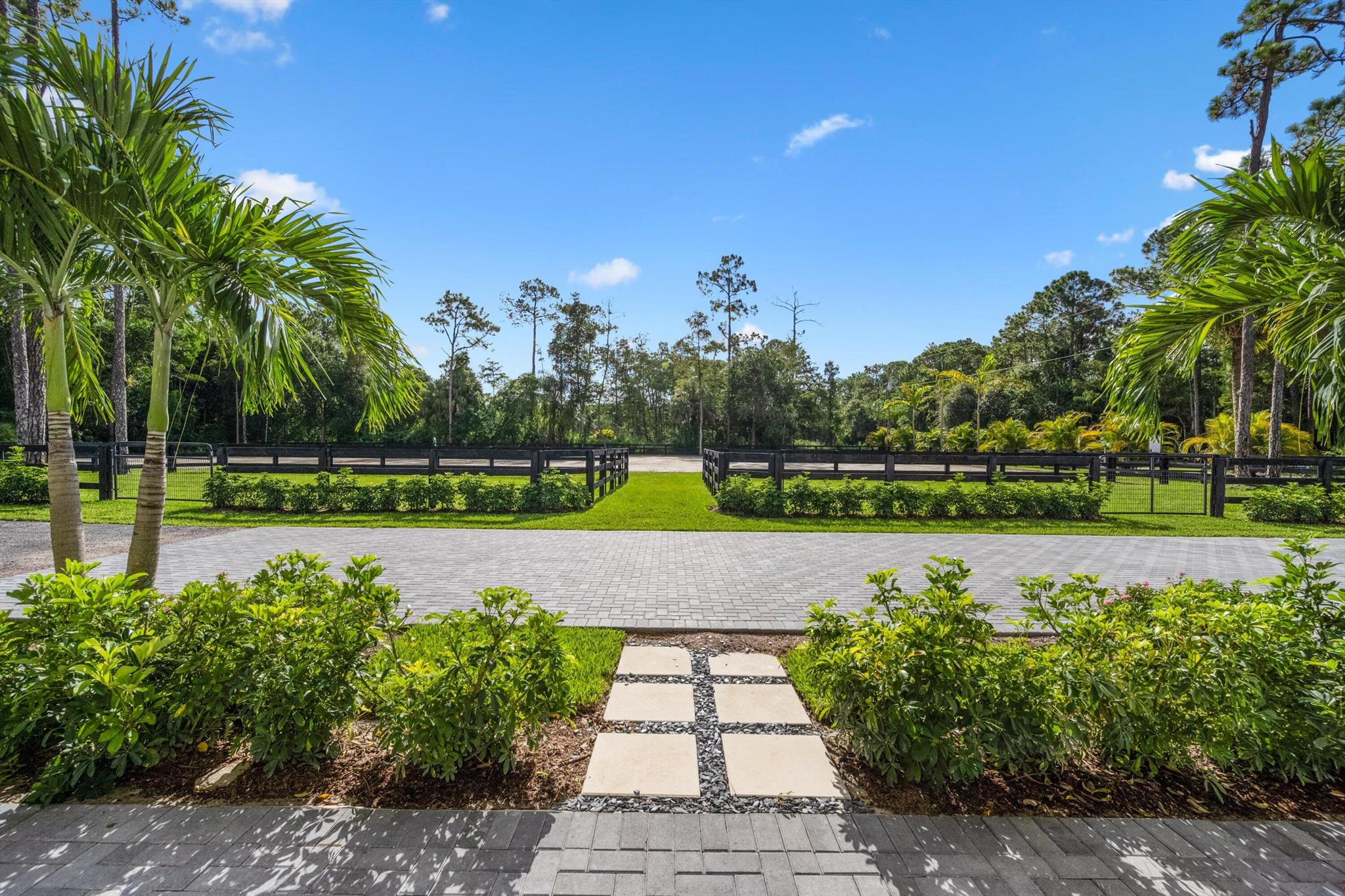 PADDOCK PARK 2 OF WELLING - Residential