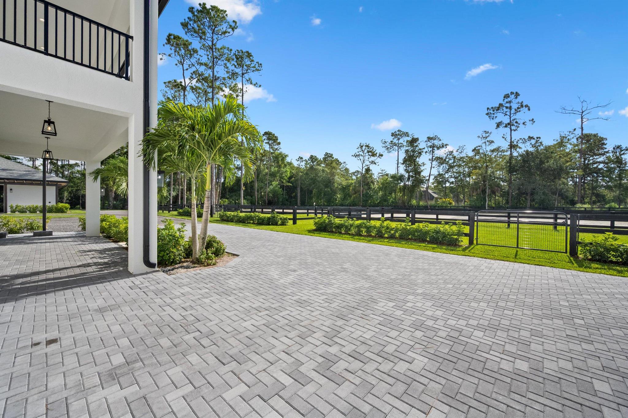 PADDOCK PARK 2 OF WELLING - Residential