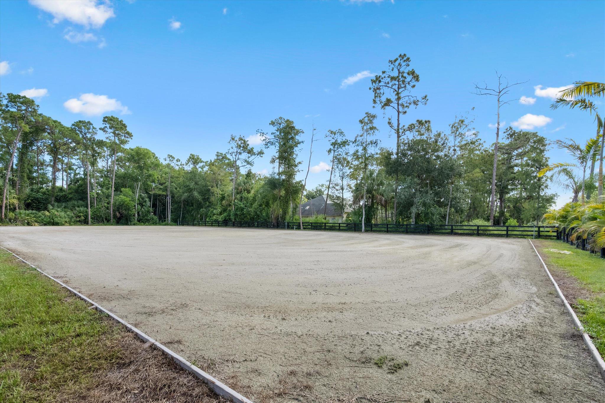 PADDOCK PARK 2 OF WELLING - Residential