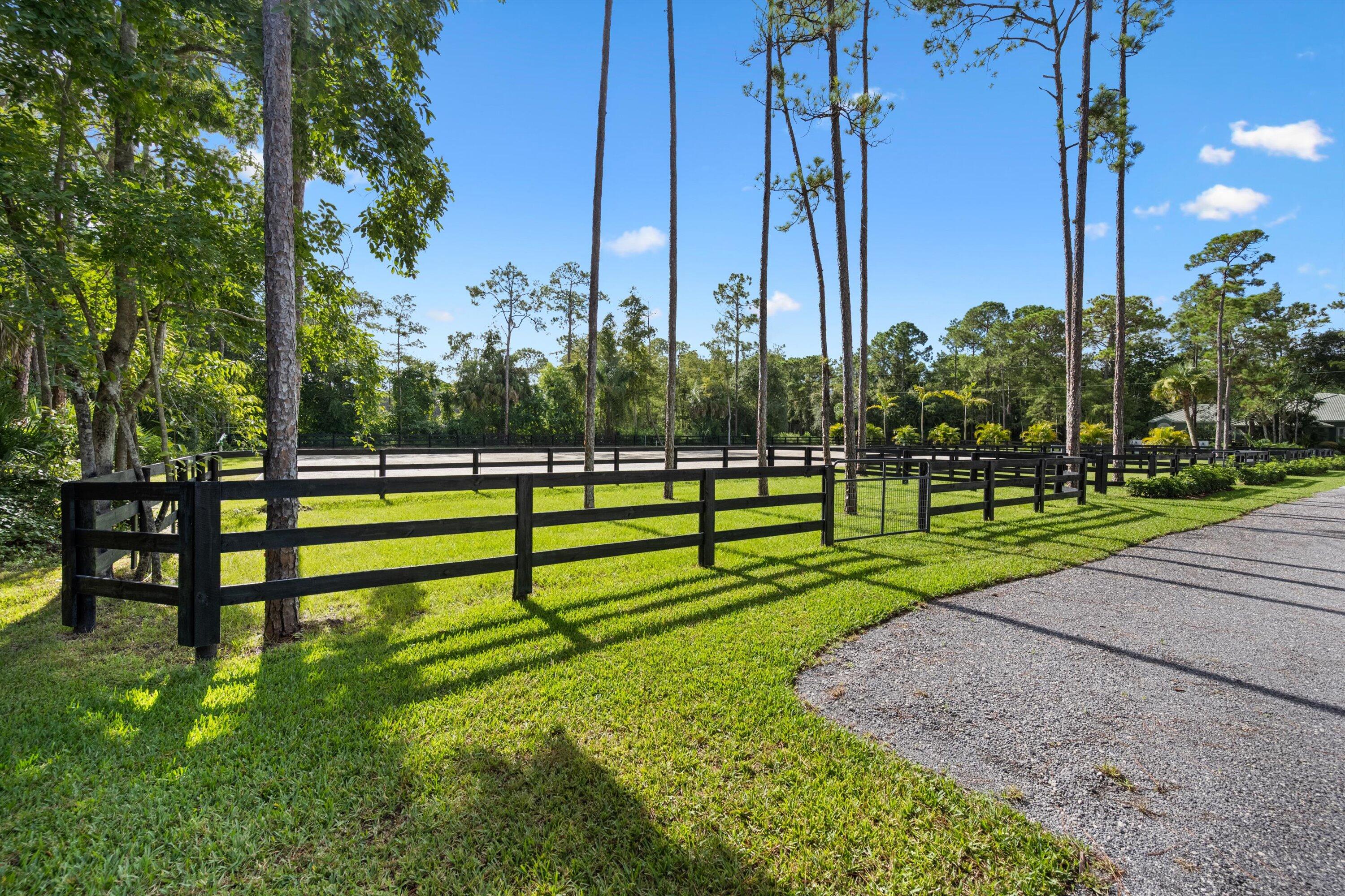 PADDOCK PARK 2 OF WELLING - Residential