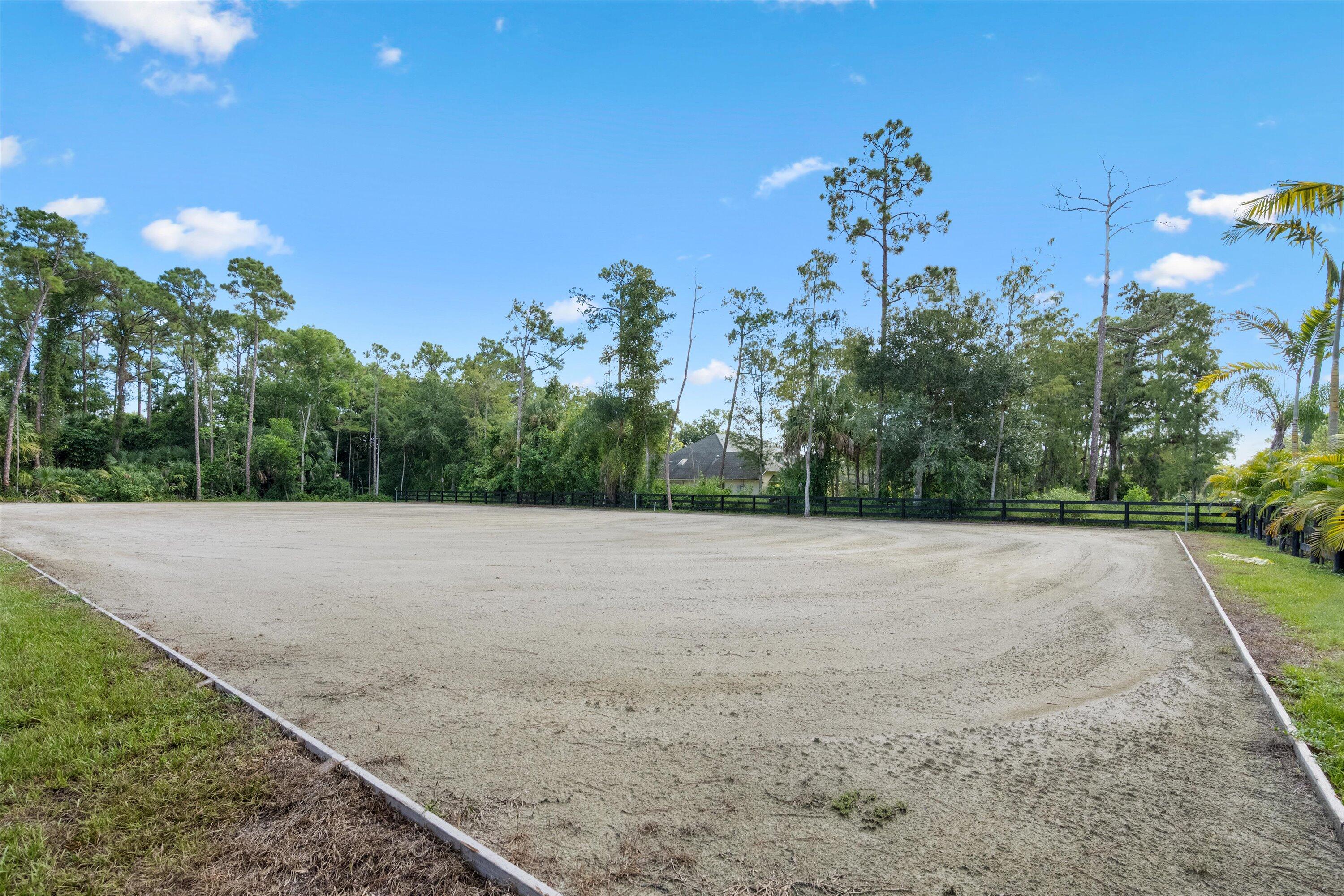 PADDOCK PARK 2 OF WELLING - Residential