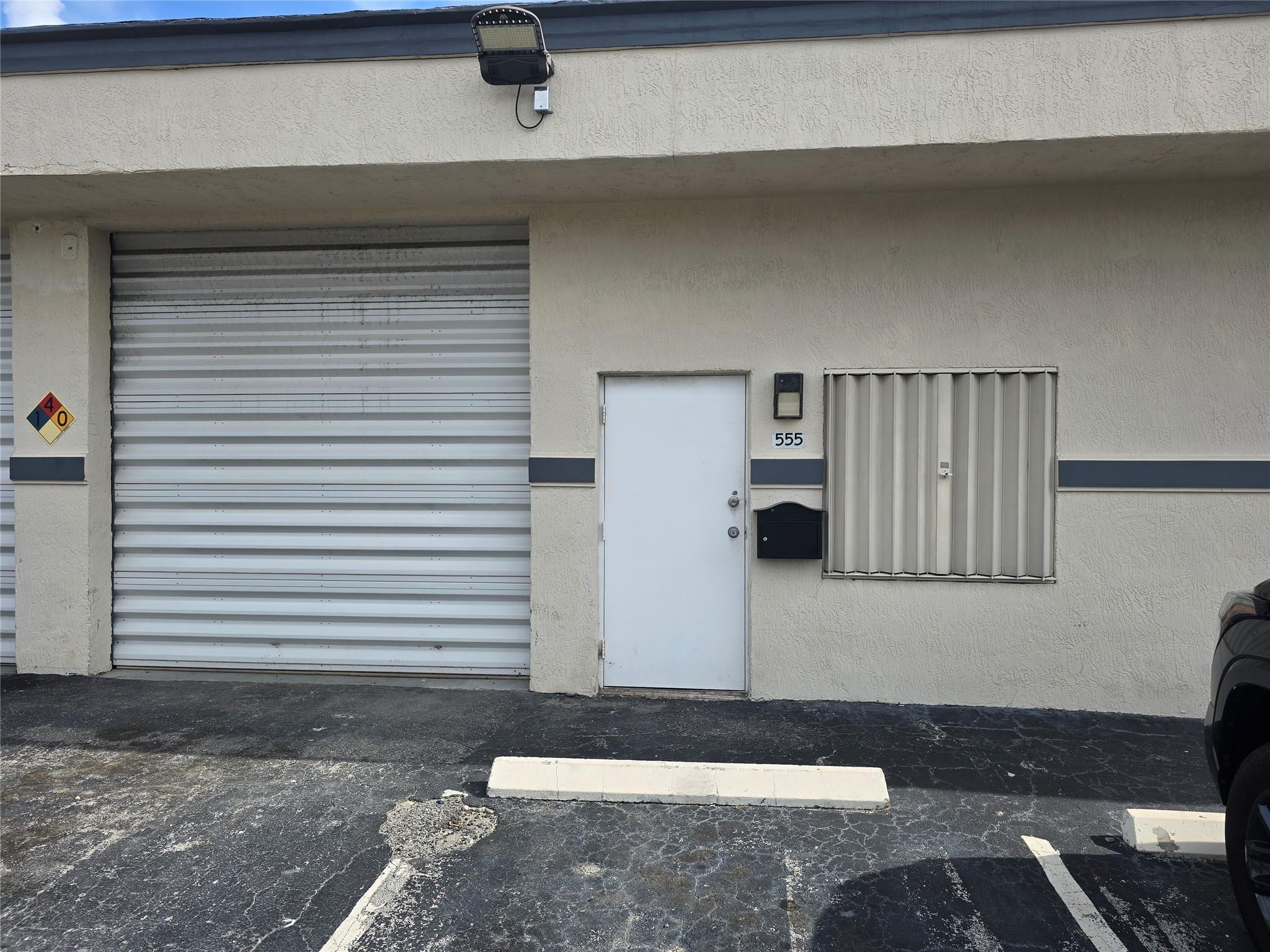 NICE WAREHOUSE FOR RENT IN DESIRABLE EAST COAST INDUSTRIAL CENTER LOCATED IN POMPANO BEACH, EAST OF DIXIE AND JUST NORTH OF COPANS RD. 5 MINUTES TO I95. WAREHOUSE HAS 2 SMALL OFFICES WHEN YOU WALK IN. FEATURES 9' WIDE AND 10' HIGH OVERHEAD DRIVE IN THE DOORS IN FRONT AND REAR OF THE BUILDING. 12 FOOT CEILINGS, BATHROOM. WILL ACCOMADATE ALL KINDS OF BUSINESS. CAR REPAIR, A/C, MARINE ECT......CLEAN BAY FRESHLY PAINTED.