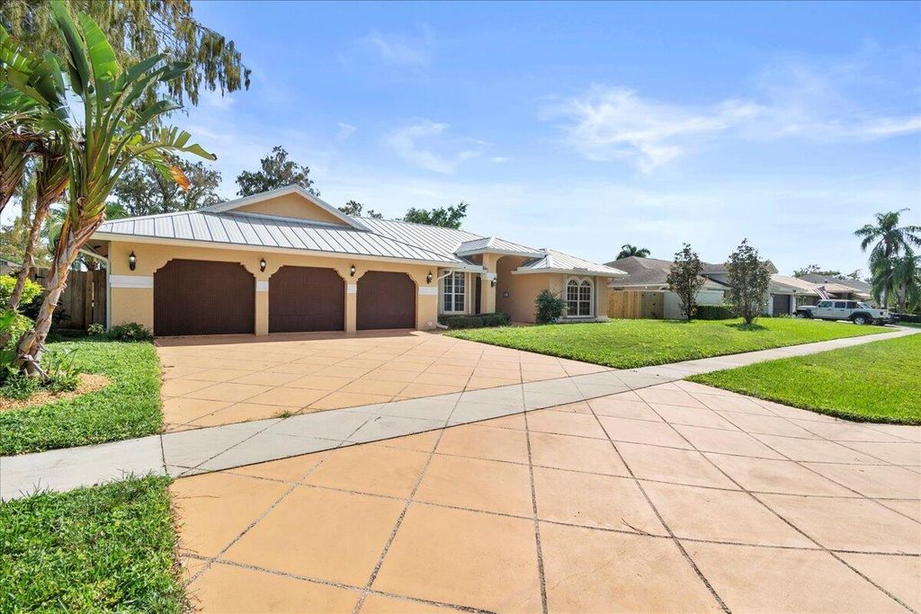 Photo of 13557 Northumberland Circle, Wellington, FL 33414 (MLS # B26033274)