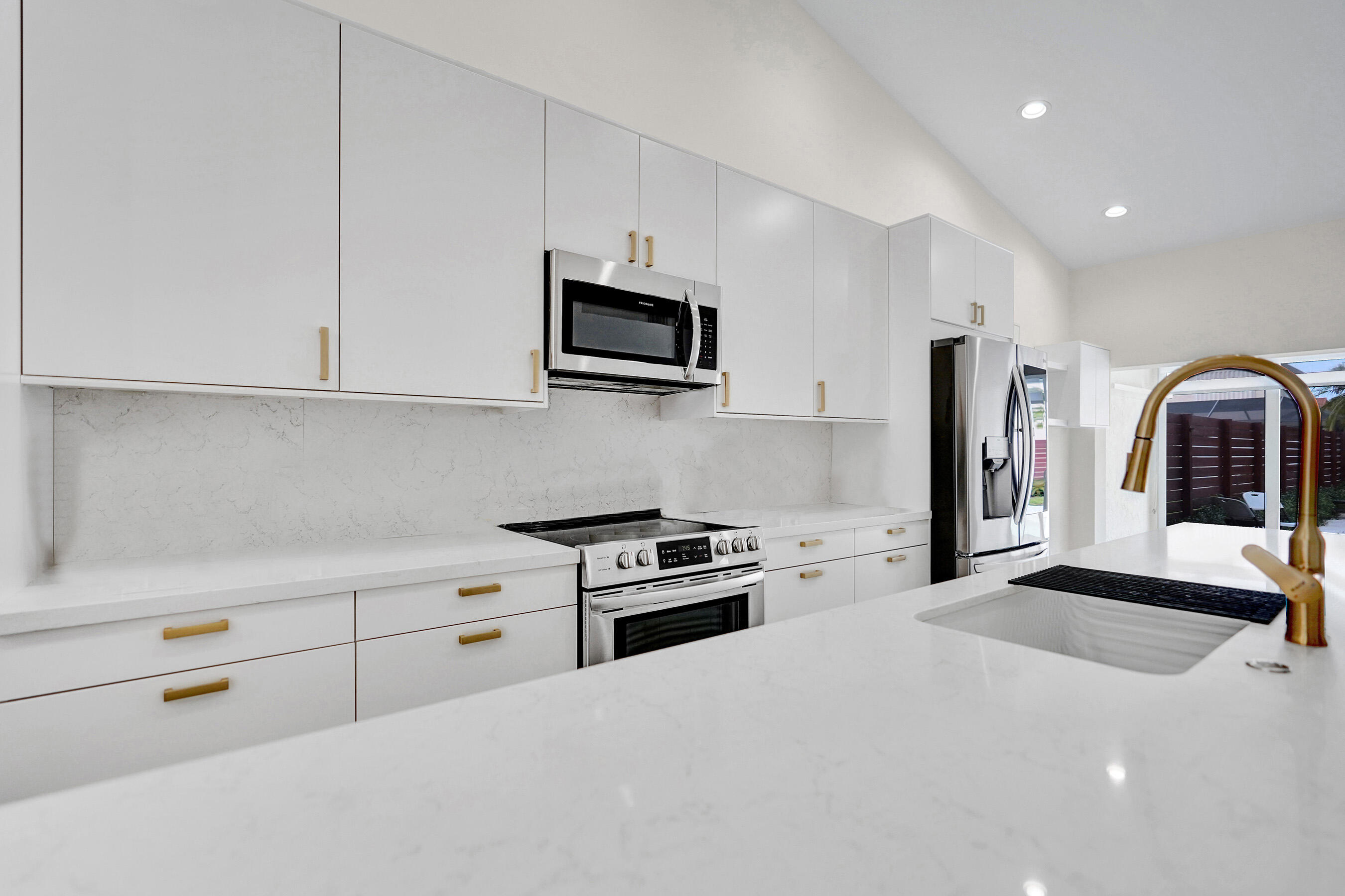 BOCA CHASE TR 9 B - Residential Lease