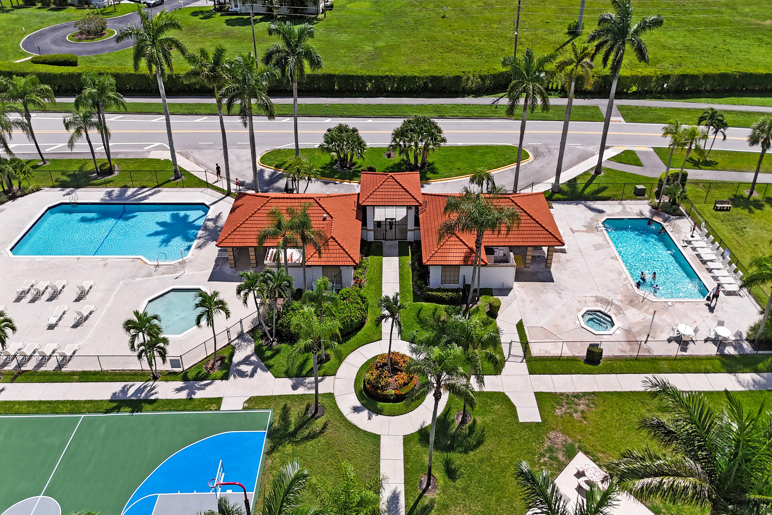 BOCA CHASE TR 9 B - Residential Lease