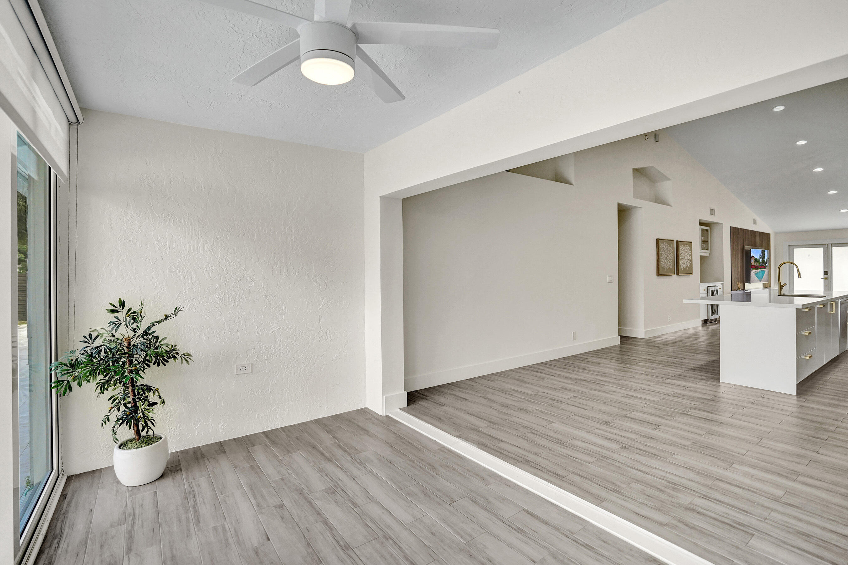 BOCA CHASE TR 9 B - Residential Lease