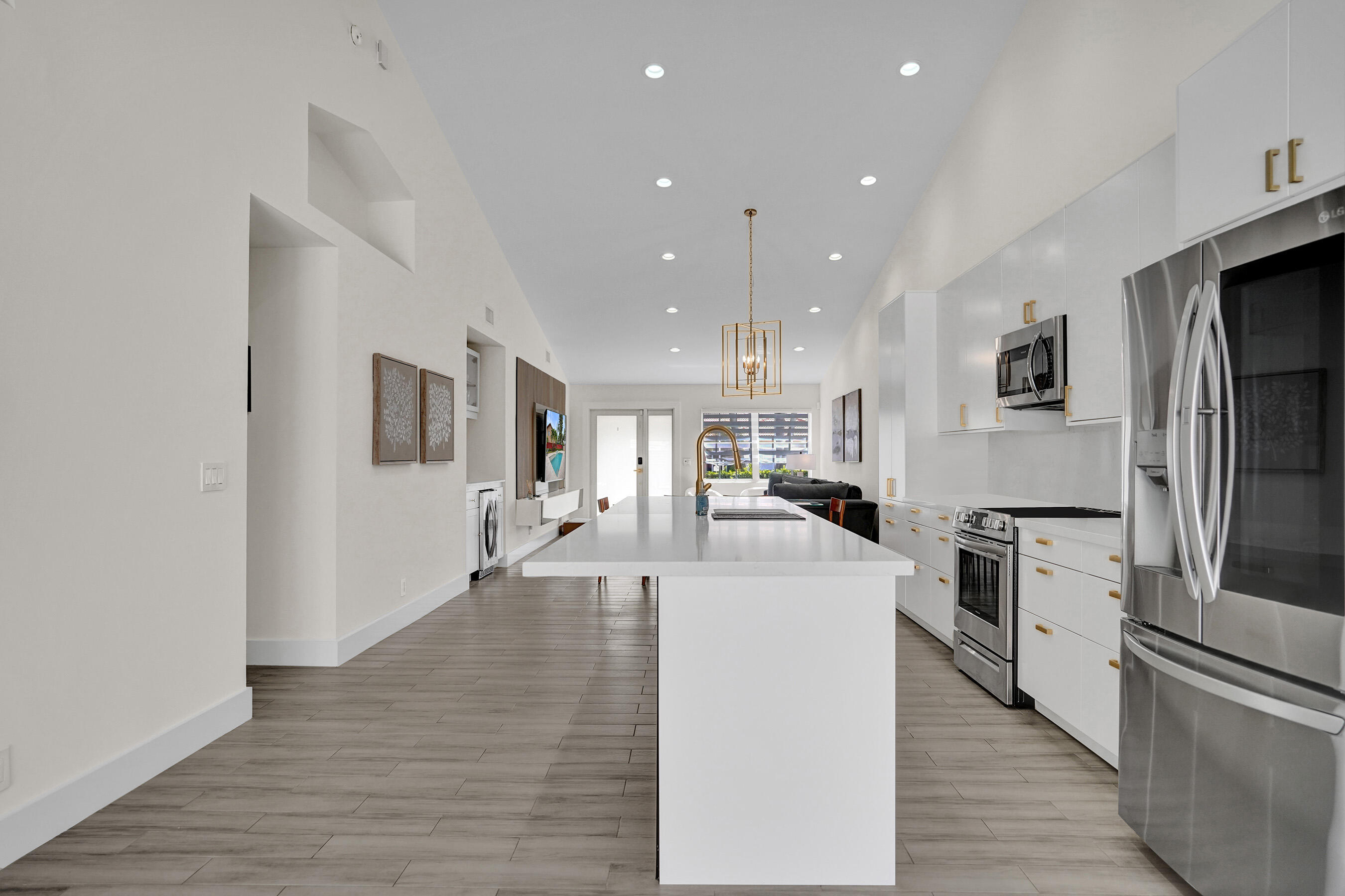 BOCA CHASE TR 9 B - Residential Lease