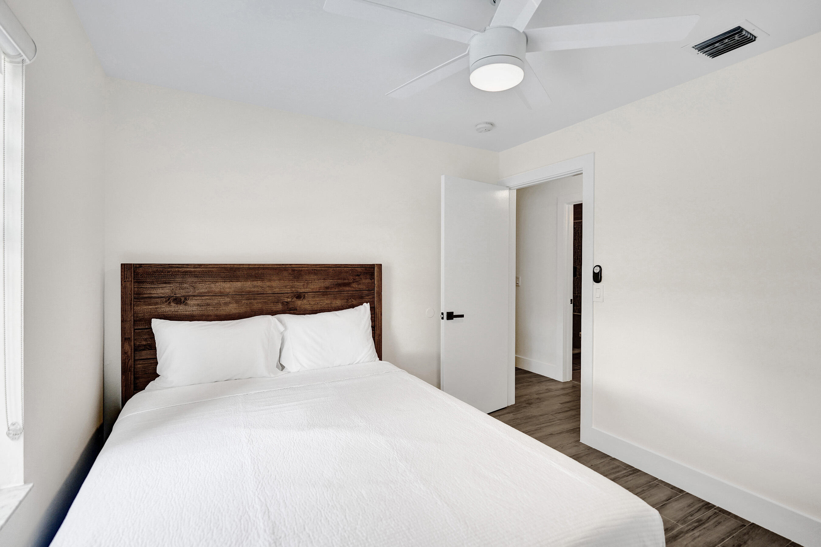 BOCA CHASE TR 9 B - Residential Lease