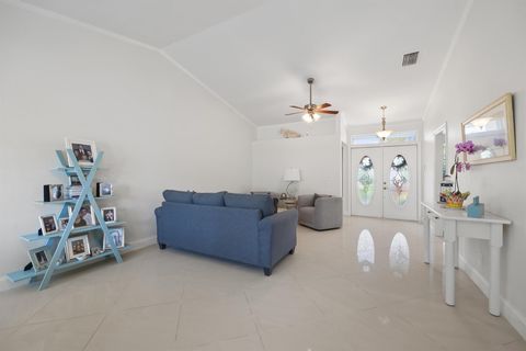 Single Family Residence in Jupiter FL 8753 Riverfront Terrace Ter 6.jpg