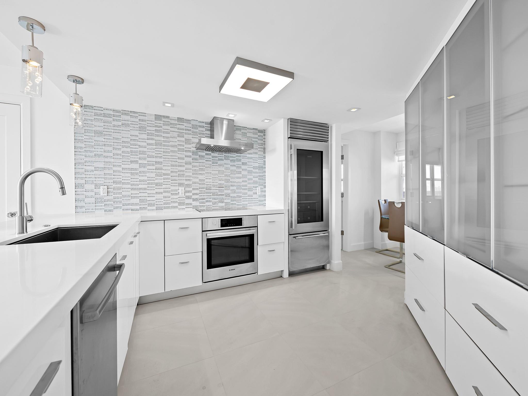 Everglades House Condo - Residential Lease