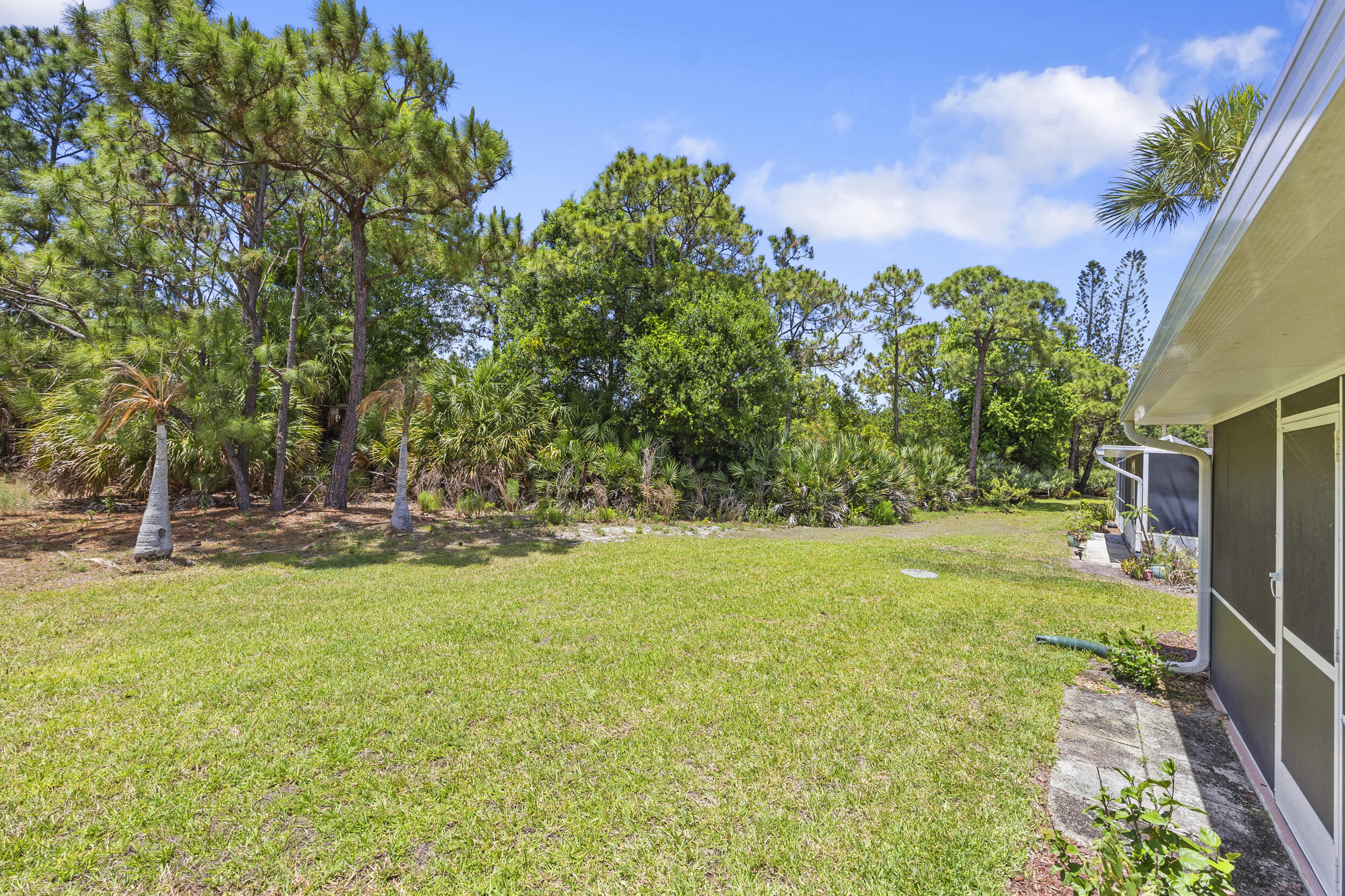 WHISPERING SOUND - Residential