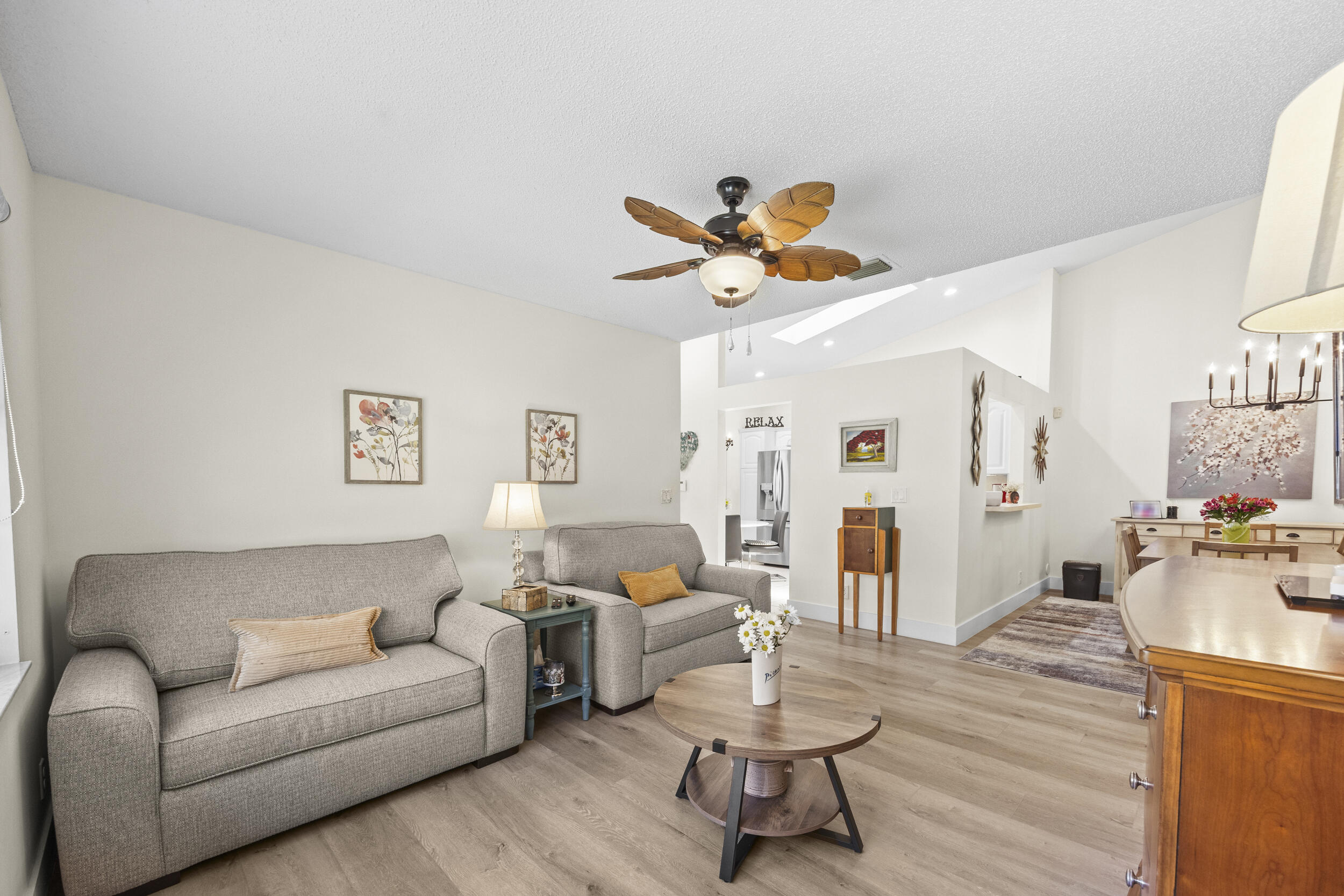WHISPERING SOUND - Residential