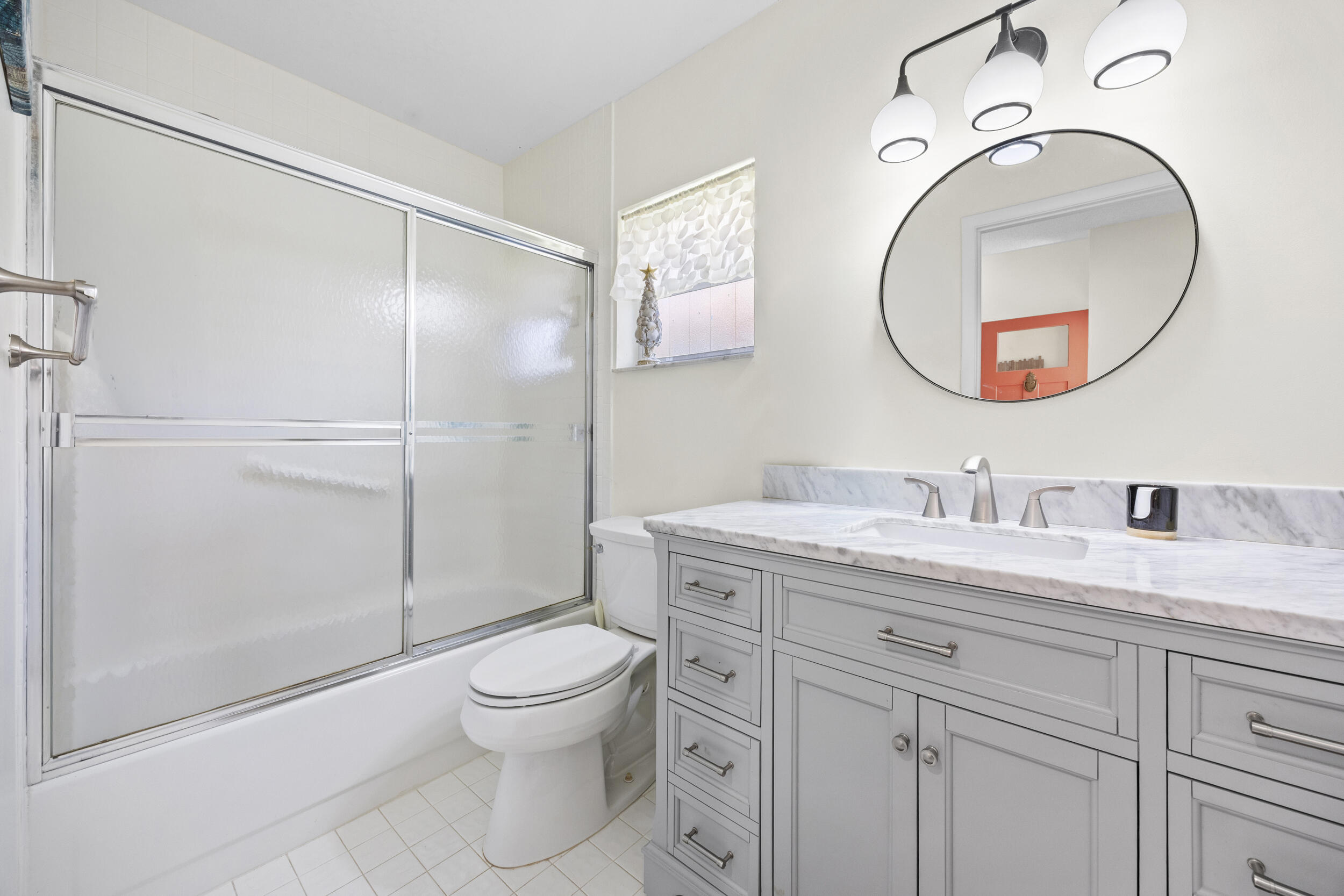 WHISPERING SOUND - Residential
