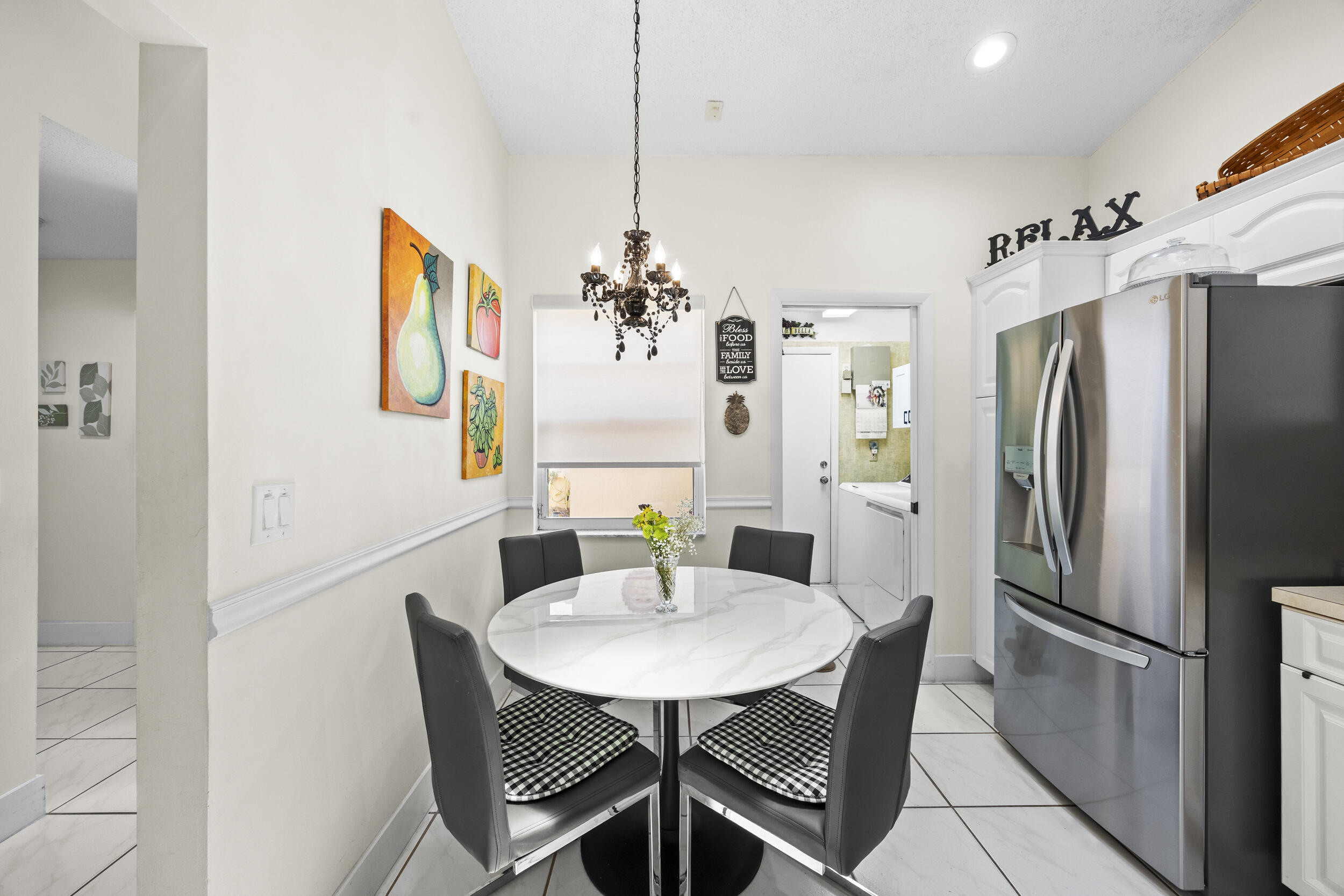 WHISPERING SOUND - Residential