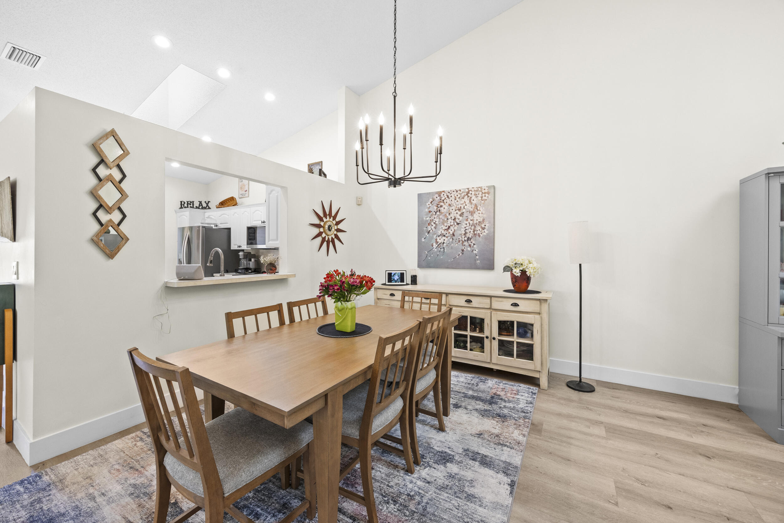 WHISPERING SOUND - Residential