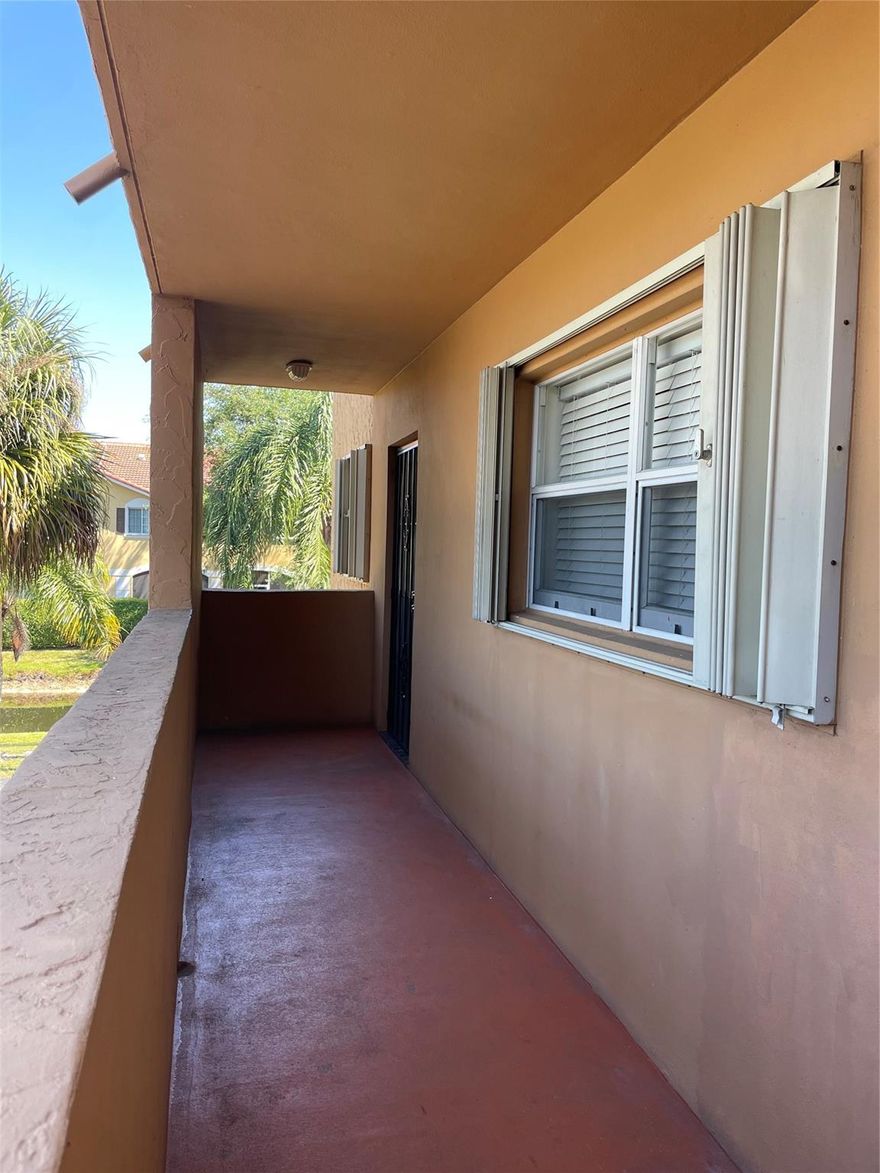 location!! Location!! Pristine 2 Bed 2 Baths, Corner Unit with update kitchen, freshly painted walls, brand new flooring Throughout the Unit, New Vanities in both bathrooms, New Water heating, new Electric Panel, GFI's in Kitchen and Bathrooms, ample closet space, LOW HOA!!!! and New Condo Master Insurance Policy, brand new Roof, Within walking distance to the Publix, schools, gas stations, parks, shopping plazas and much more! Majors Highways short drive away. Price to Sell! Come see it for yourself.  All information here in deemed reliable but no guaranteed.