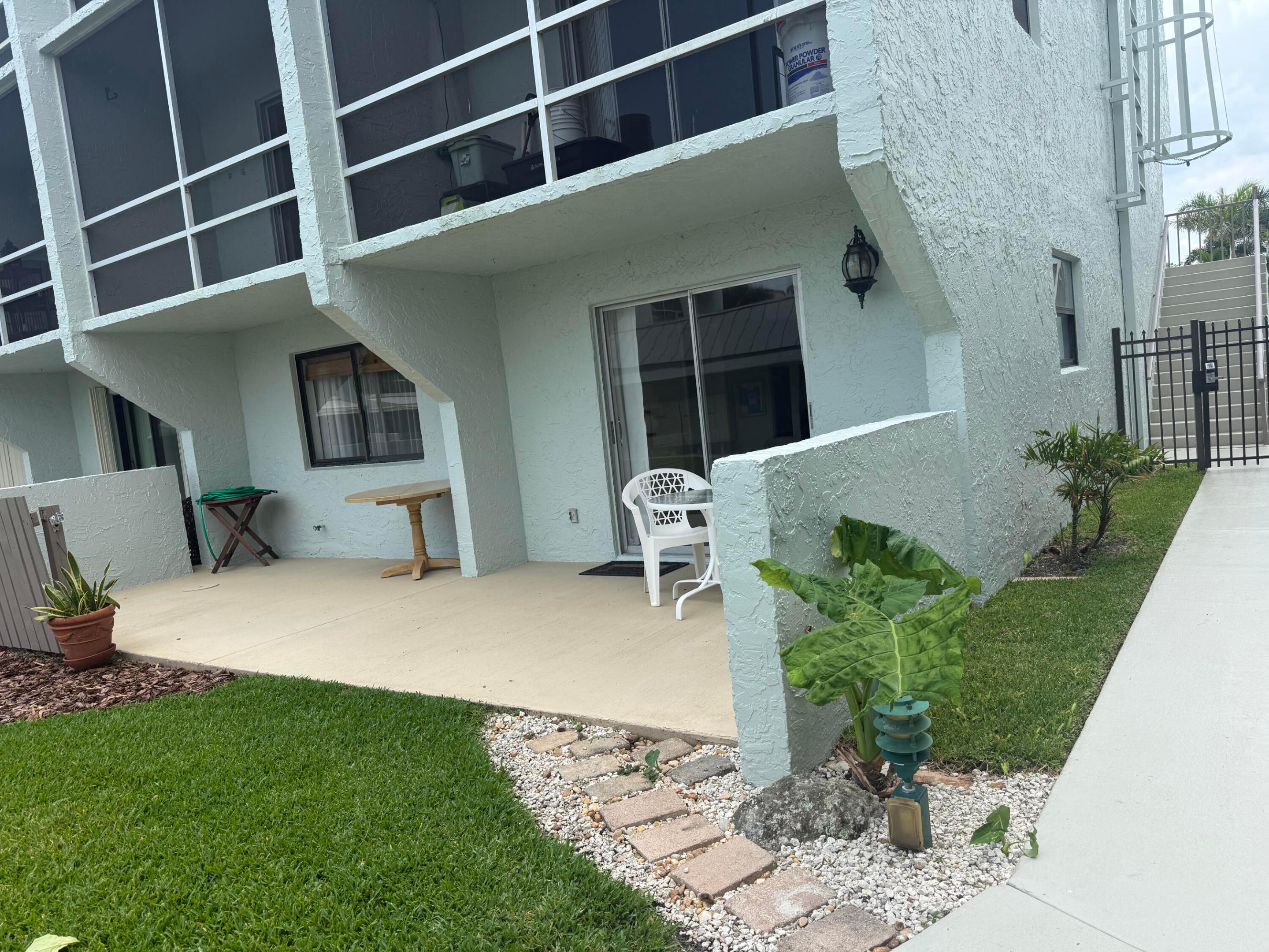LA ENTRADA DEL MAR CONDOMINIUM - Residential