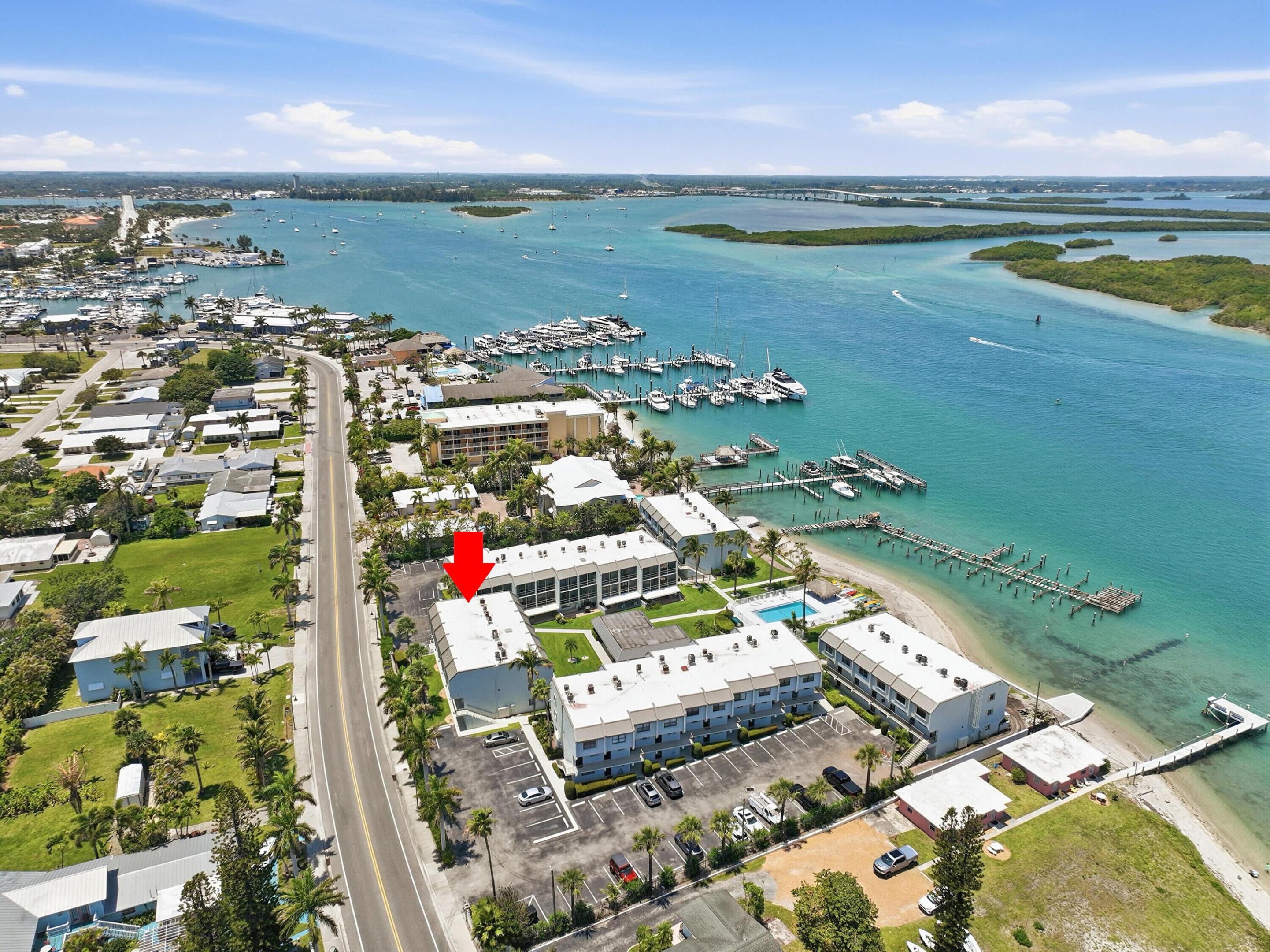 LA ENTRADA DEL MAR CONDOMINIUM - Residential