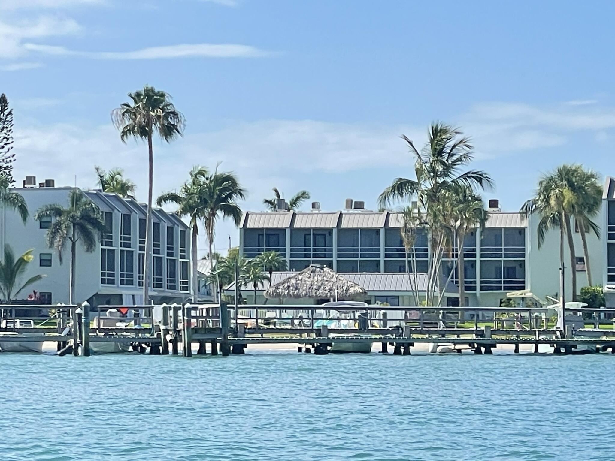 LA ENTRADA DEL MAR CONDOMINIUM - Residential