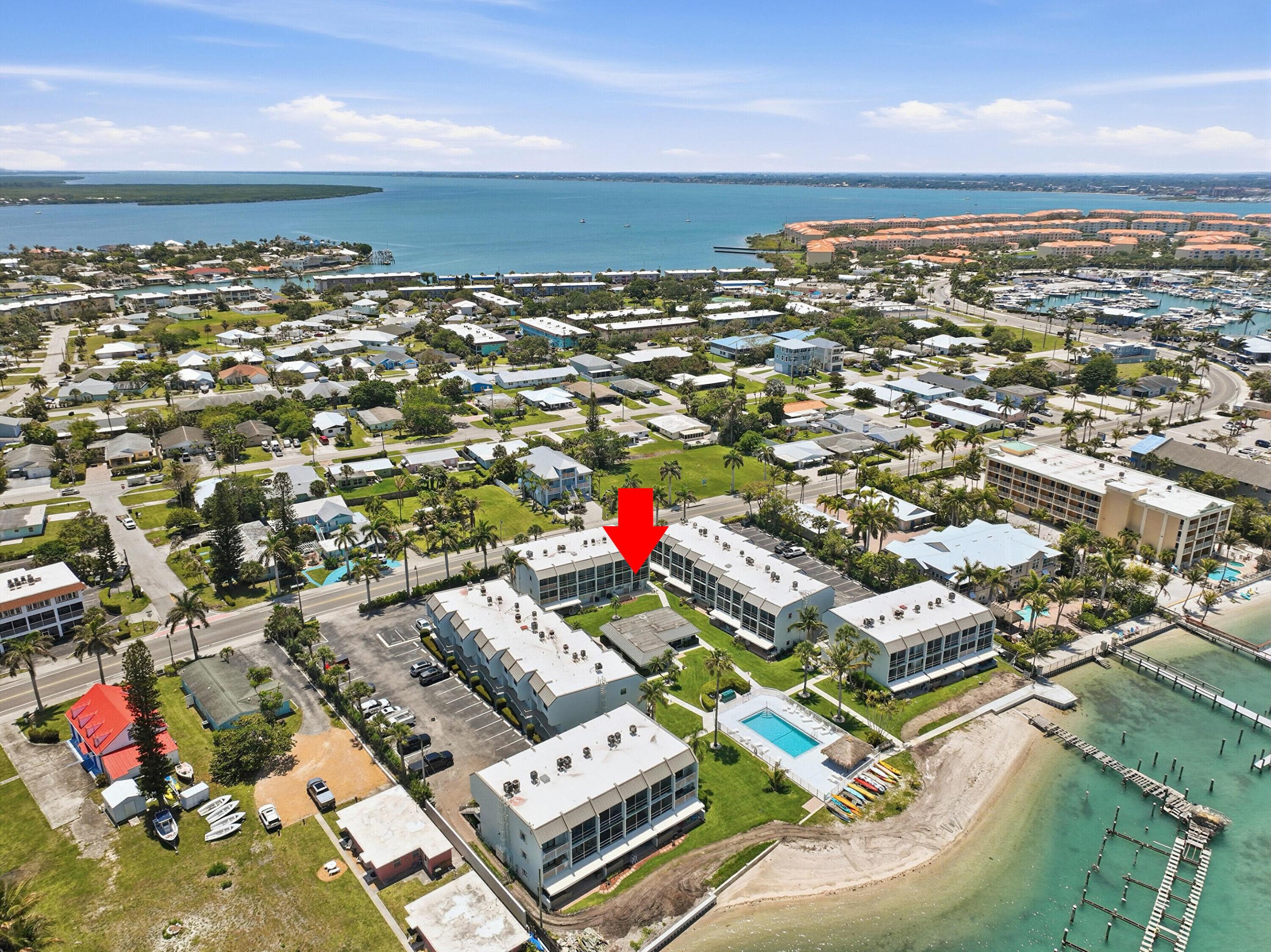 LA ENTRADA DEL MAR CONDOMINIUM - Residential