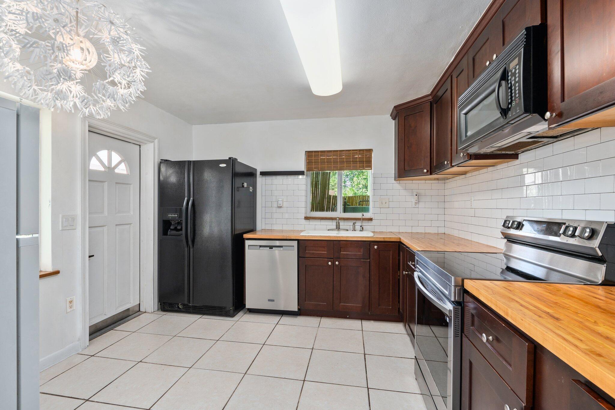 J O FRIES SUBDIVISION - Residential Lease