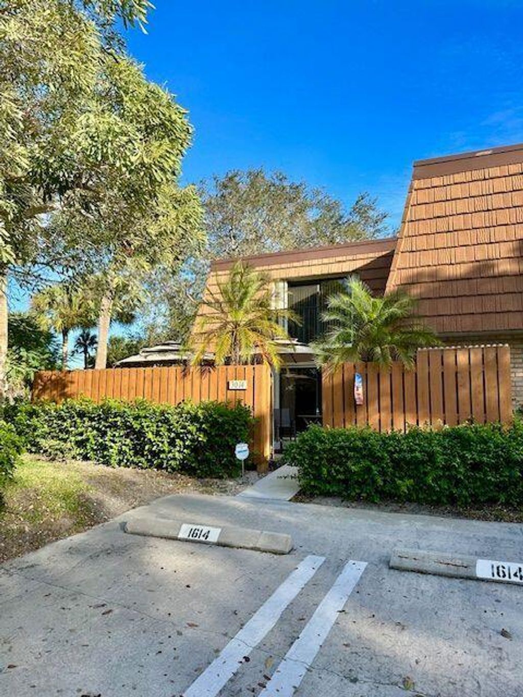 Photo of 3014 30th Court, Jupiter, FL 33477 (MLS # R10982490)