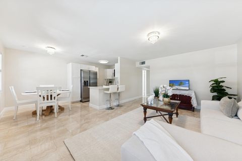 71 Northampton D West Palm Beach FL 33417