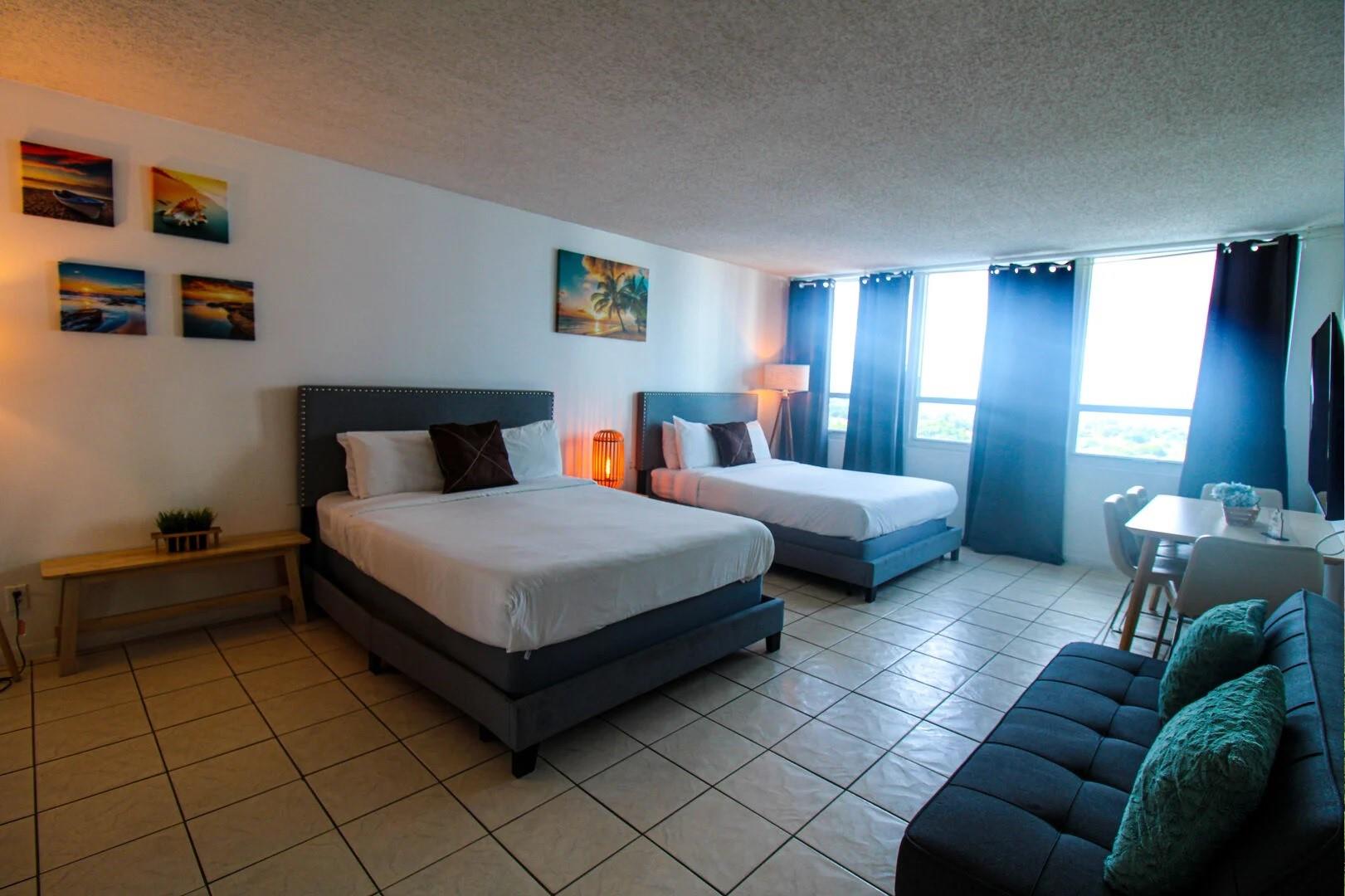 5445 Collins Ave 1205
