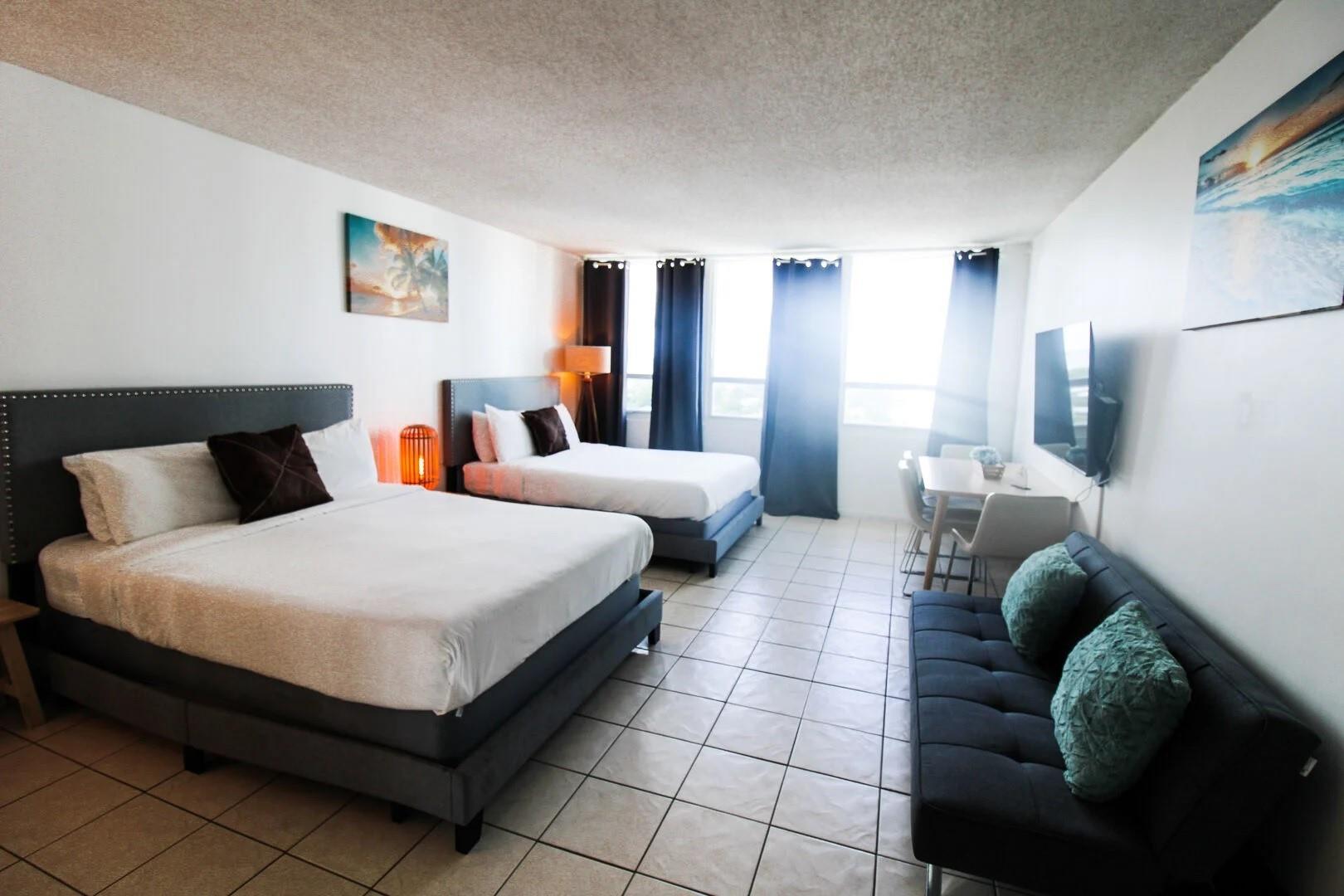 5445 Collins Ave 1205