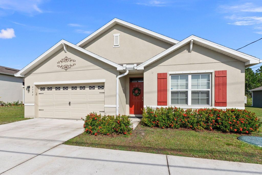 Photo of 2542 SW Savage Boulevard, Port Saint Lucie, FL 34953 (MLS # R11078302)