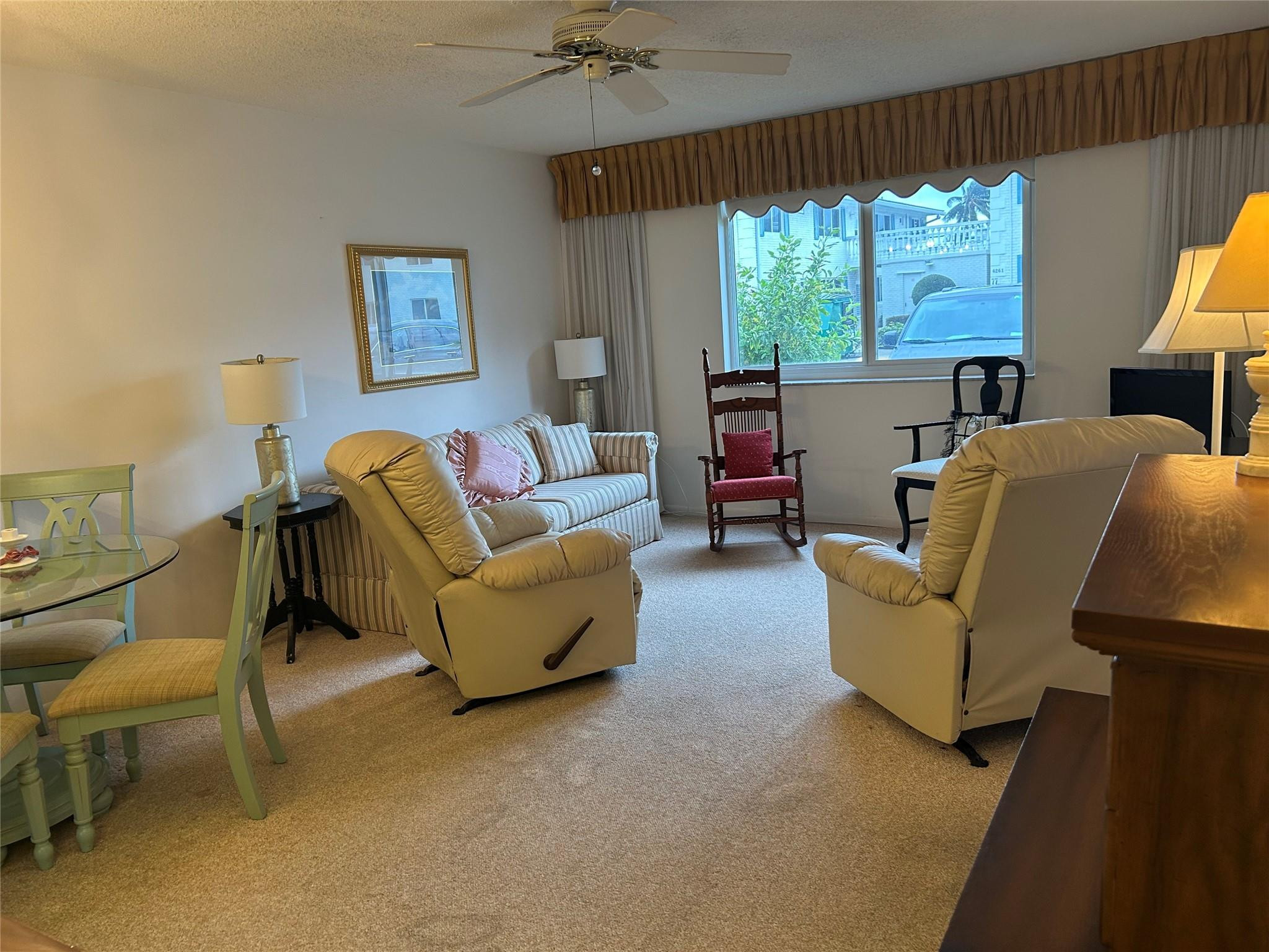 6263 NE 19th Avenue 906