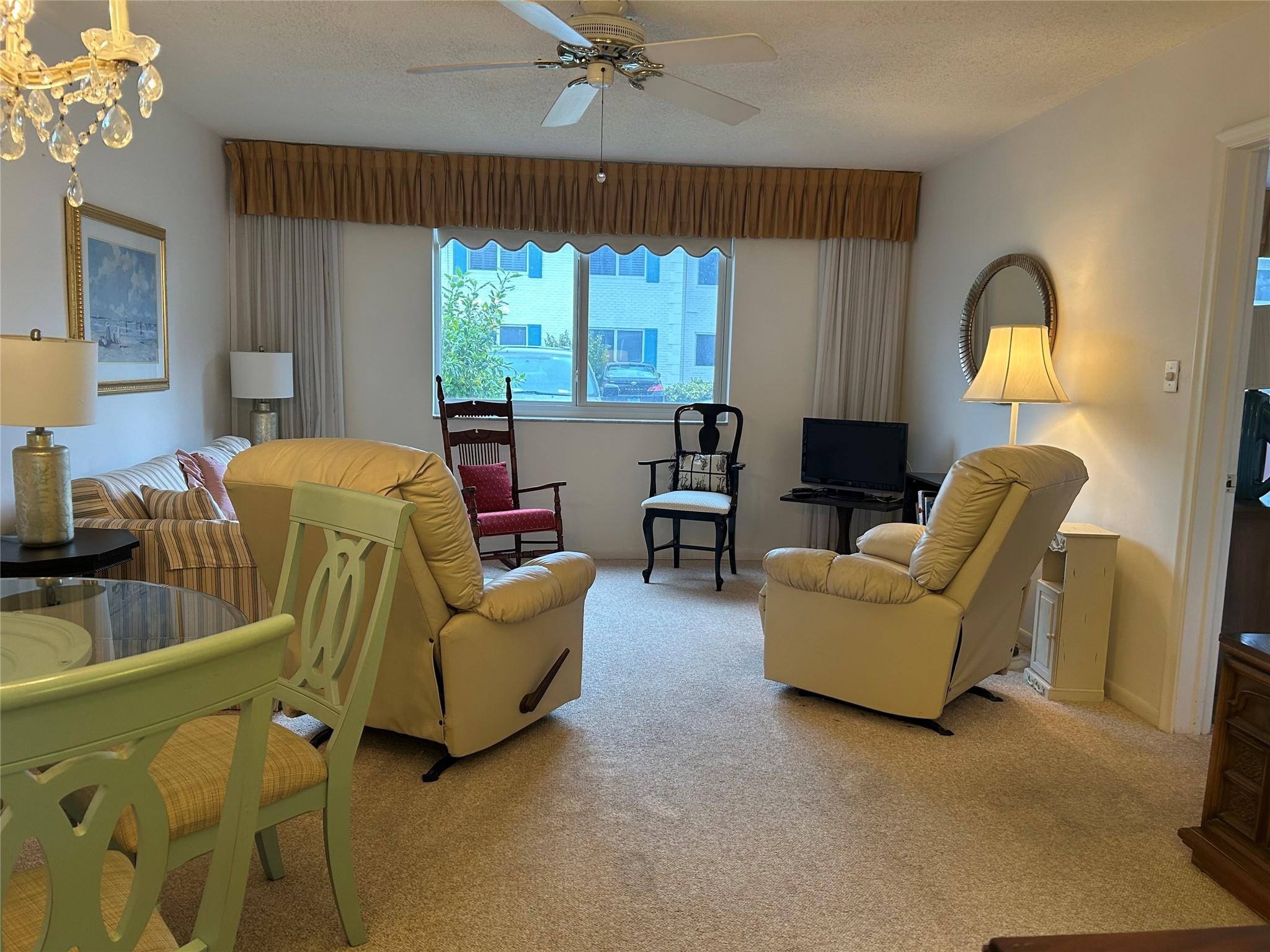 6263 NE 19th Avenue 906