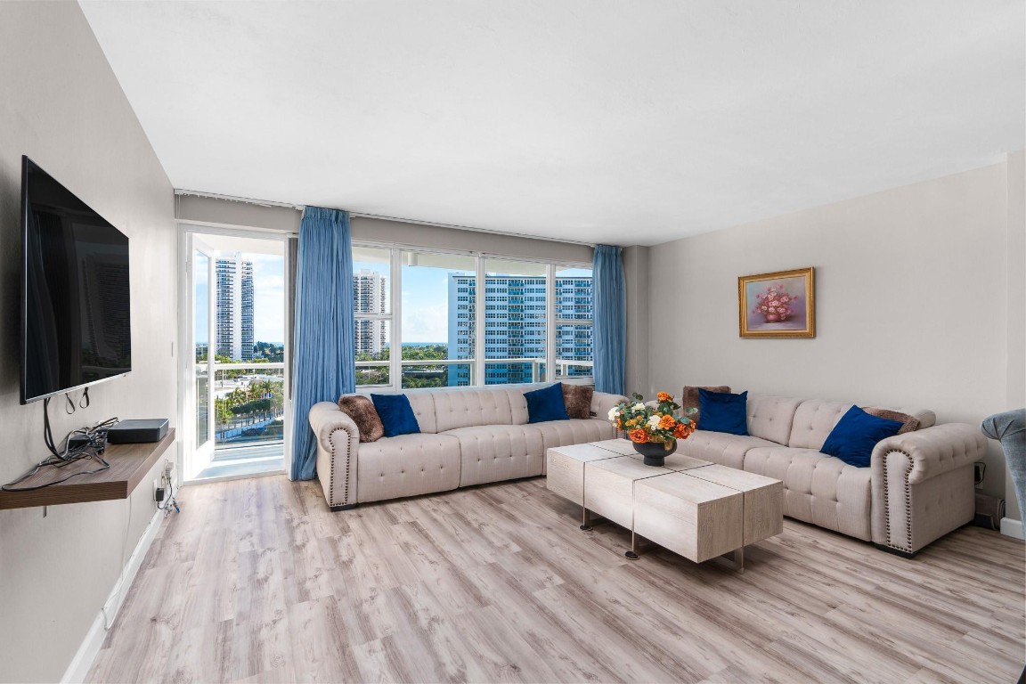 Coral Ridge Towers East - Residential