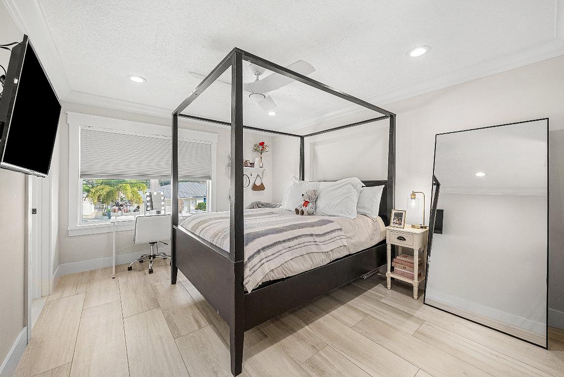 RIVERSIDE - Residential